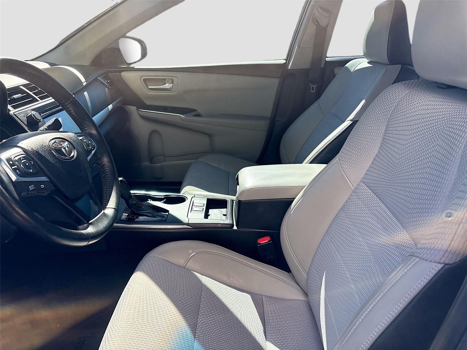 2016 Toyota Camry Hybrid SE