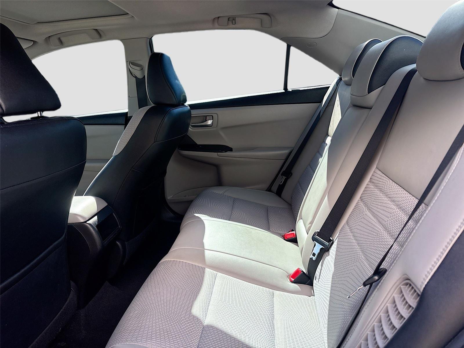 2016 Toyota Camry Hybrid SE