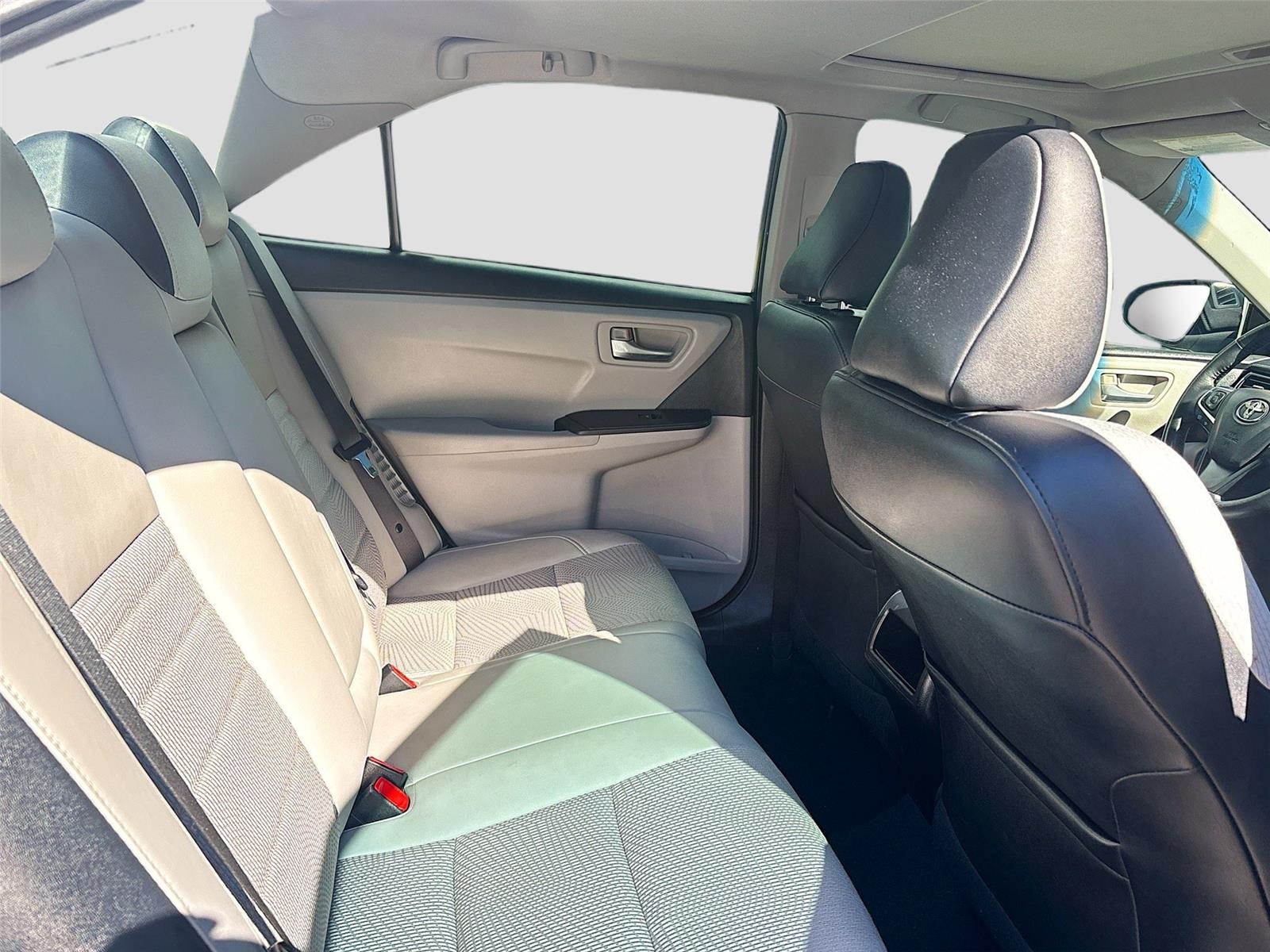 2016 Toyota Camry Hybrid SE