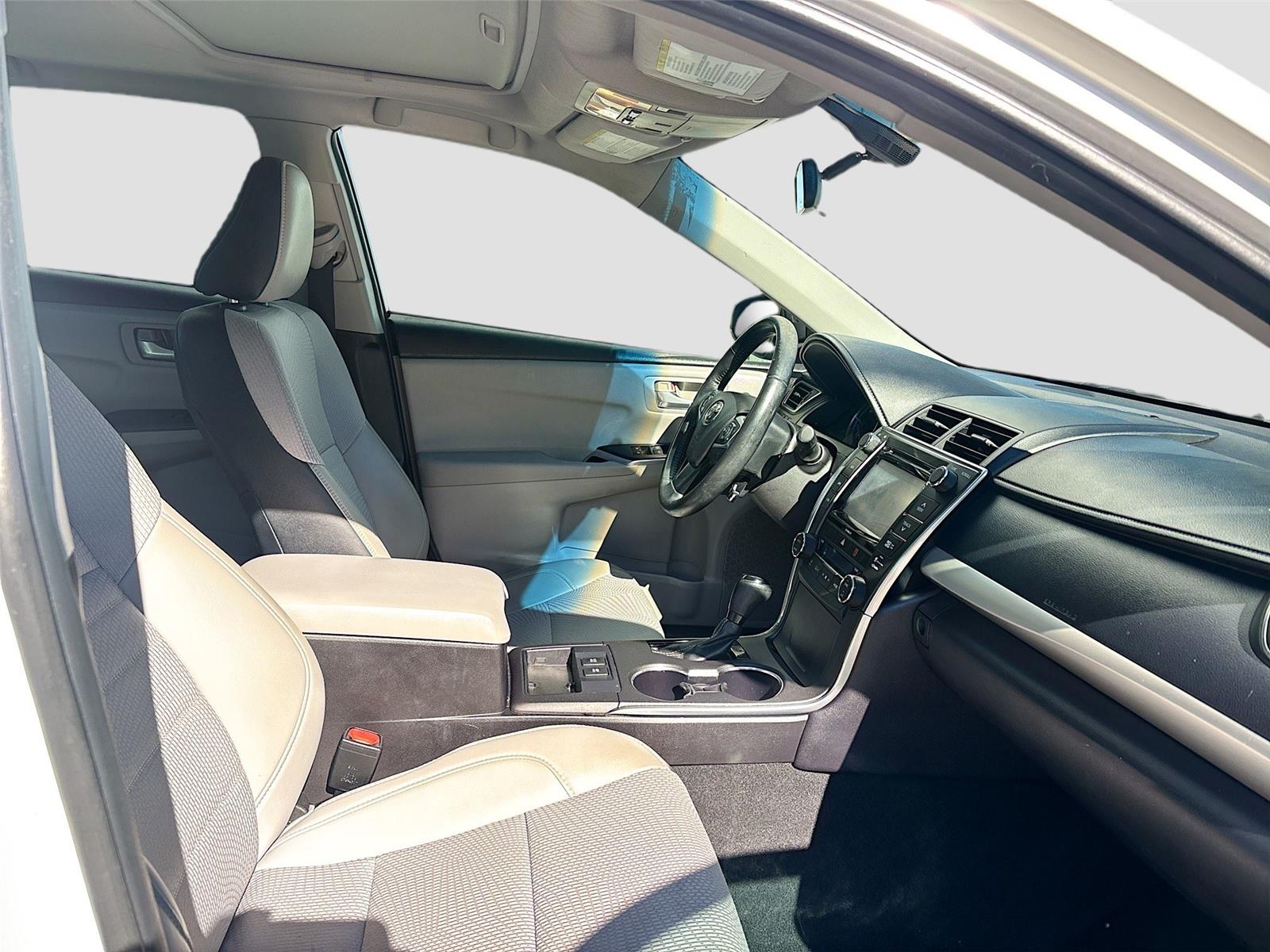 2016 Toyota Camry Hybrid SE