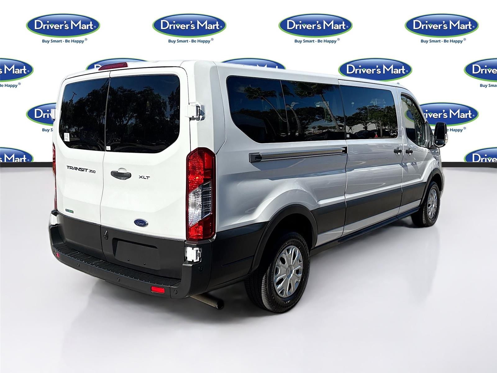 2023 Ford Transit Passenger Wagon XLT
