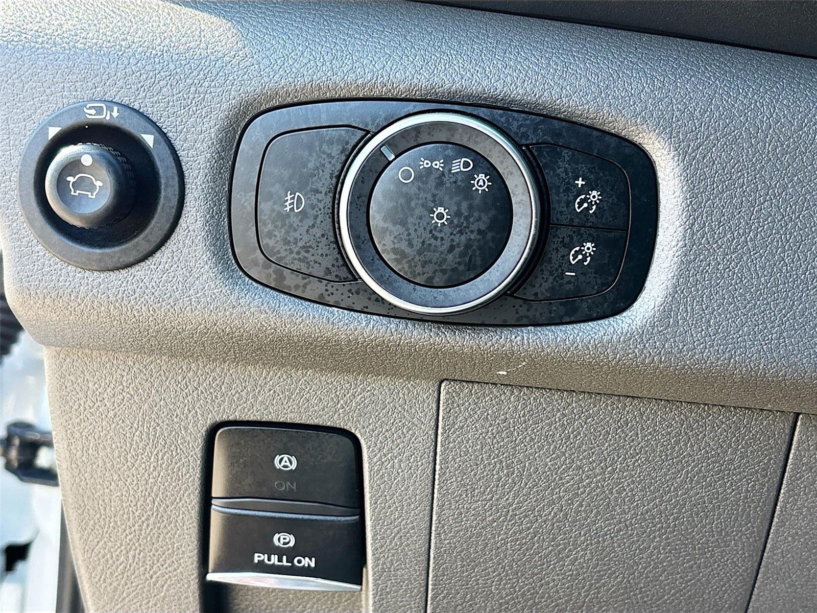 2023 Ford Transit Passenger Wagon XLT