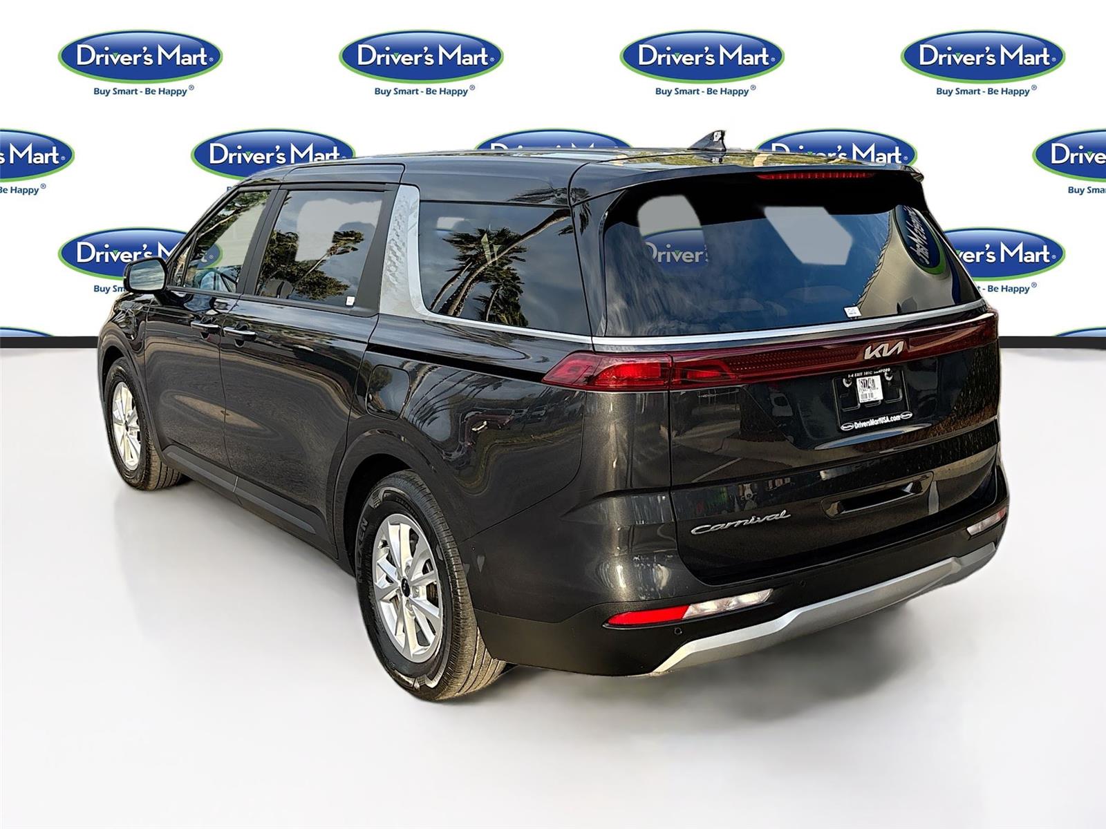 2022 Kia Carnival LX