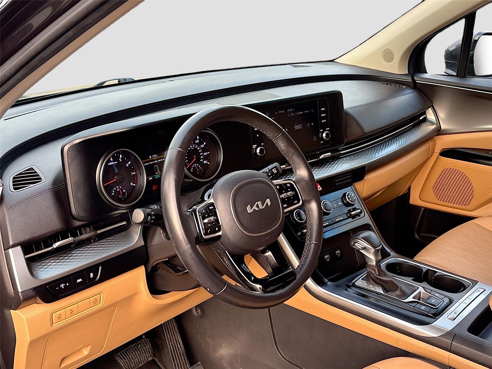 2022 Kia Carnival LX