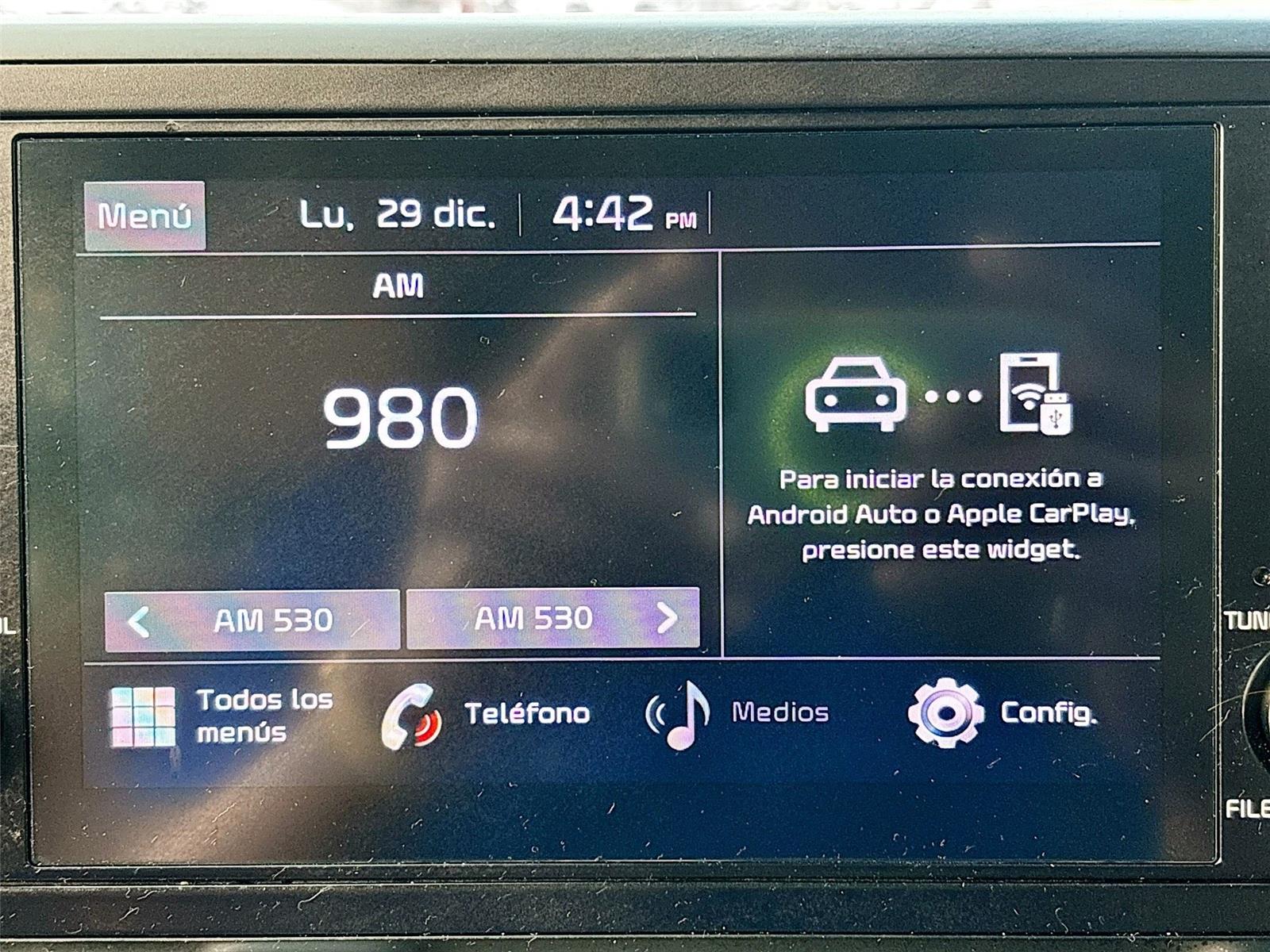 2022 Kia Carnival LX