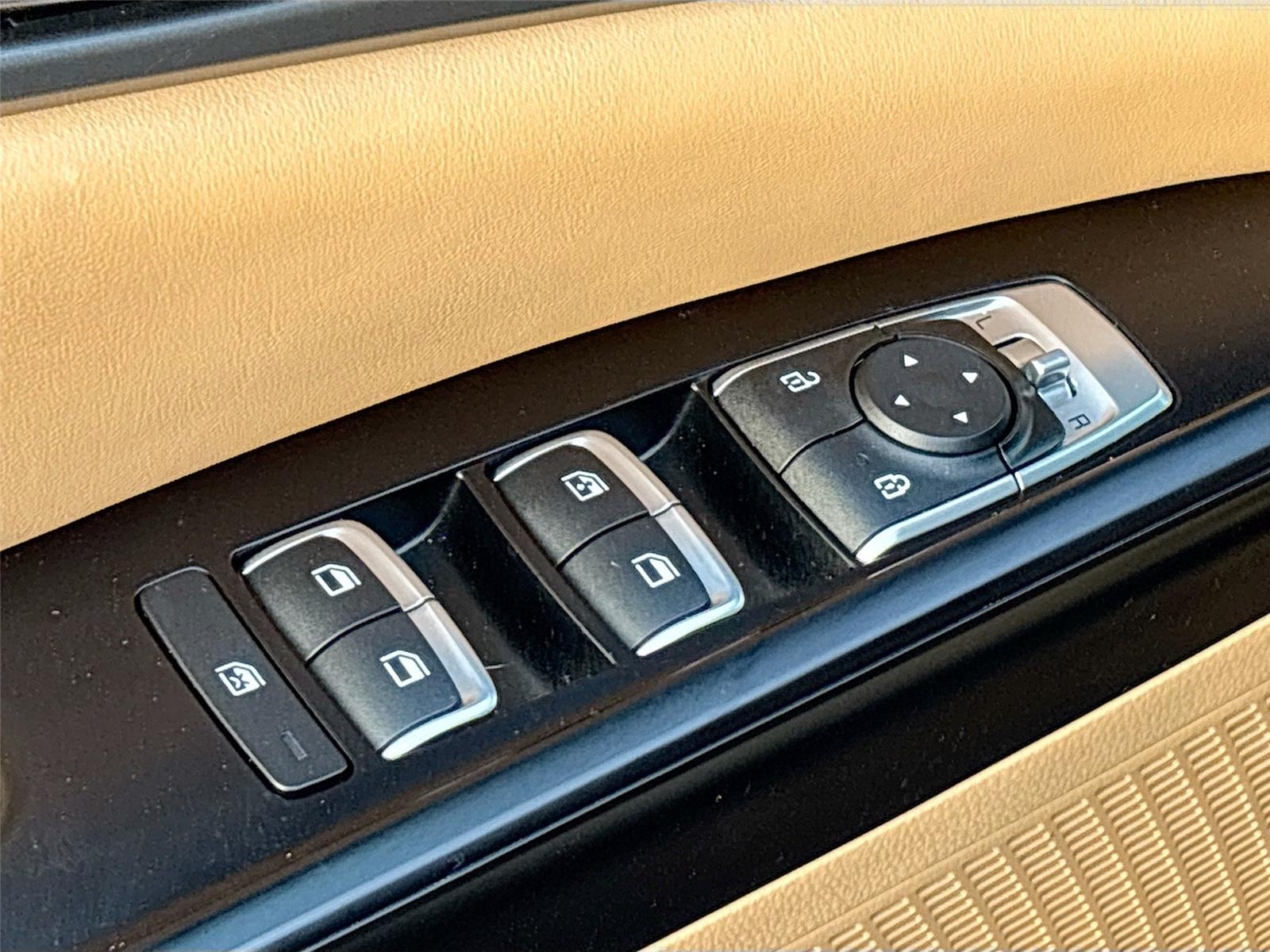 2022 Kia Carnival LX