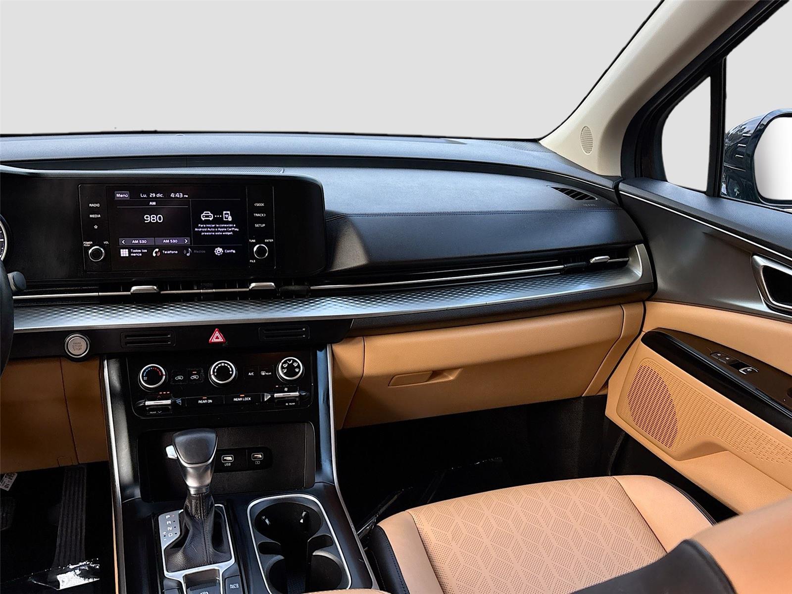 2022 Kia Carnival LX