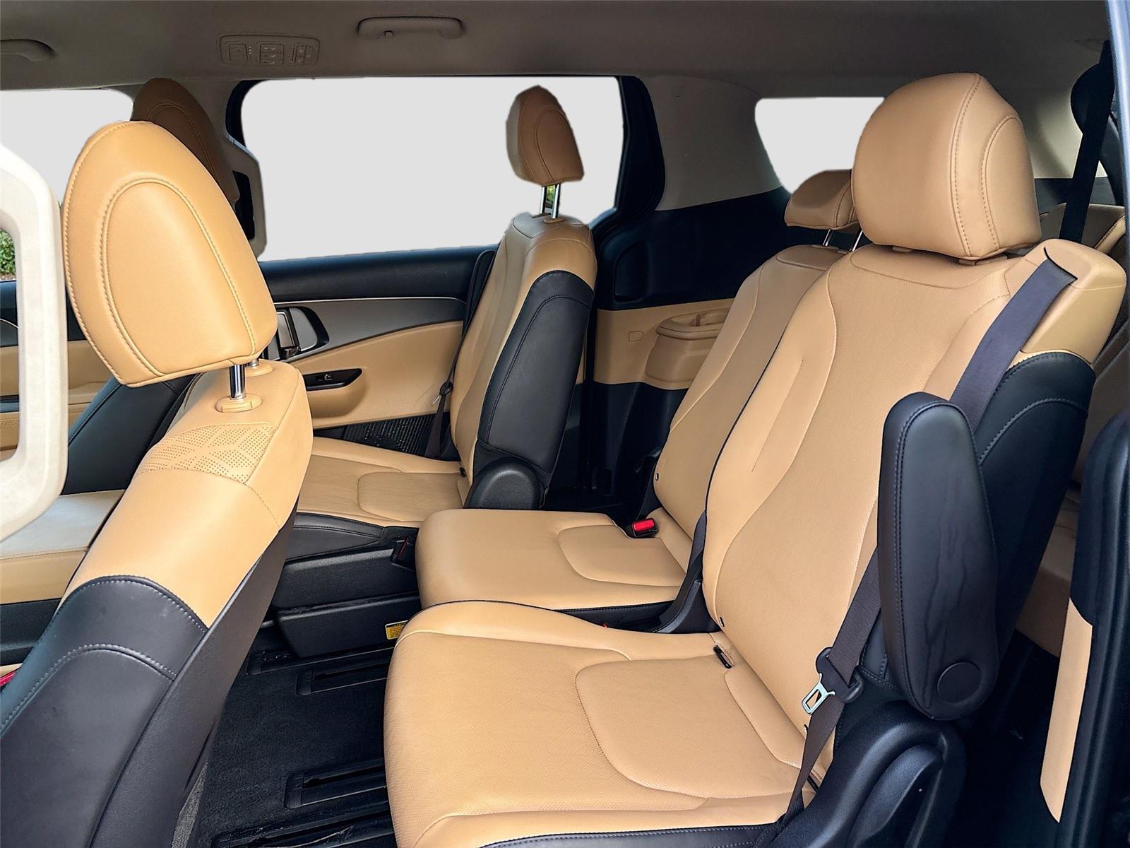 2022 Kia Carnival LX