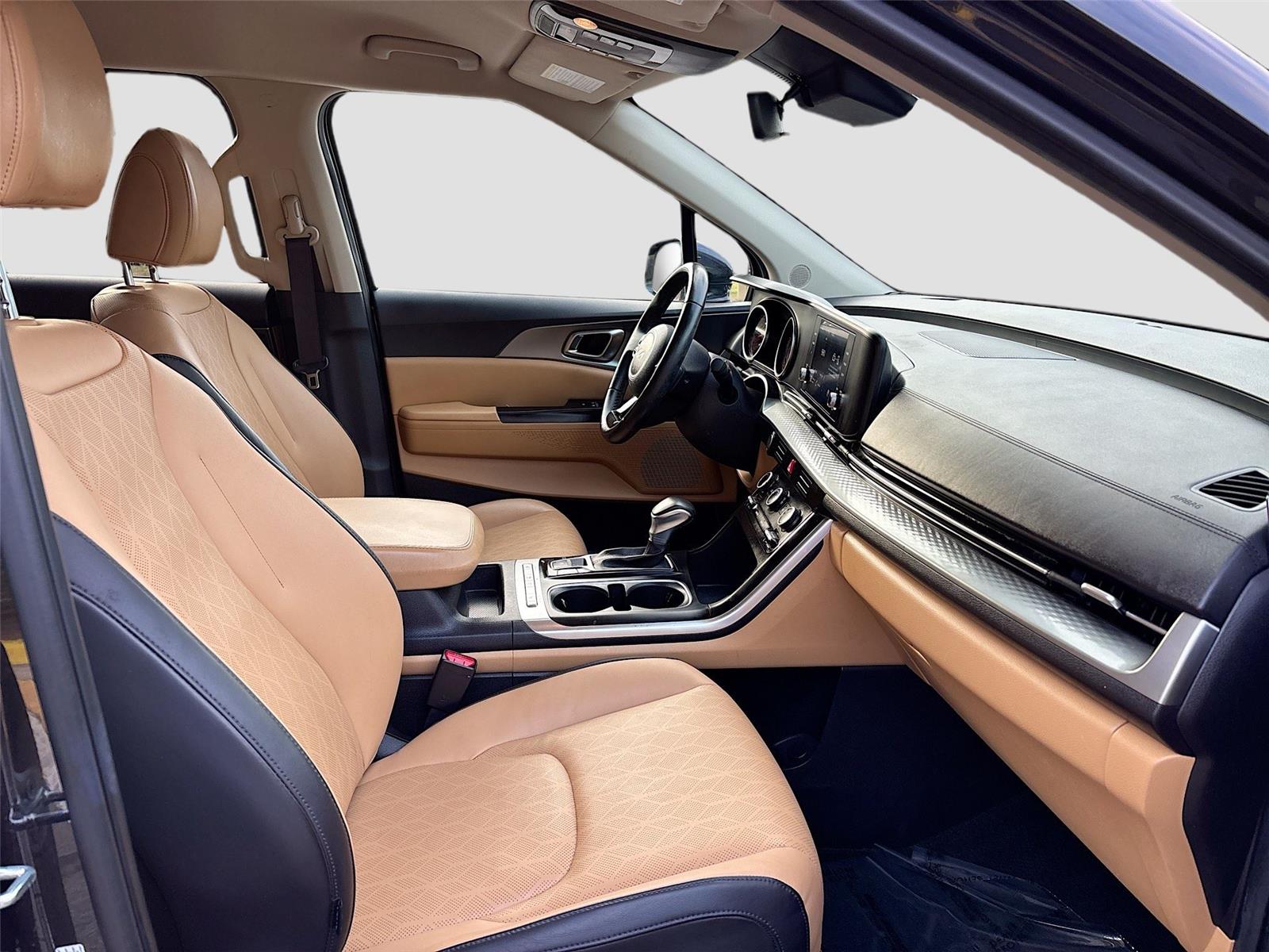 2022 Kia Carnival LX