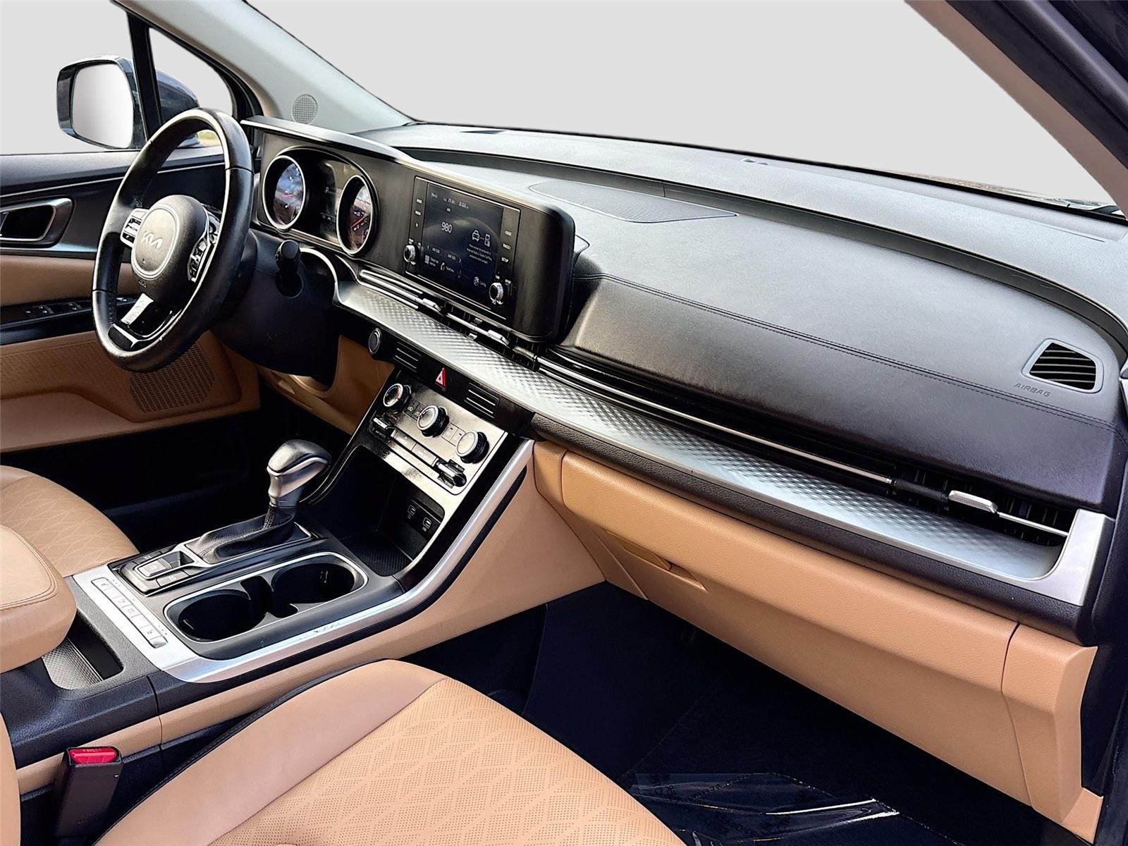 2022 Kia Carnival LX