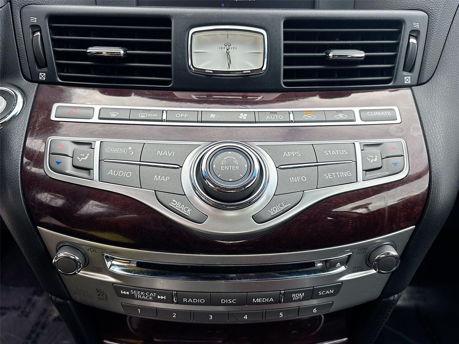 2018 INFINITI Q70 3.7 LUXE