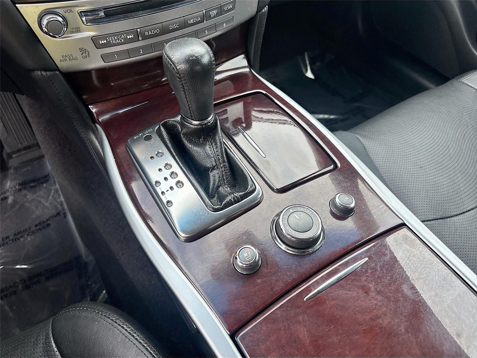 2018 INFINITI Q70 3.7 LUXE