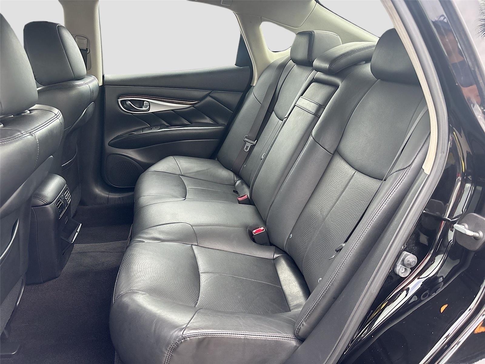 2018 INFINITI Q70 3.7 LUXE