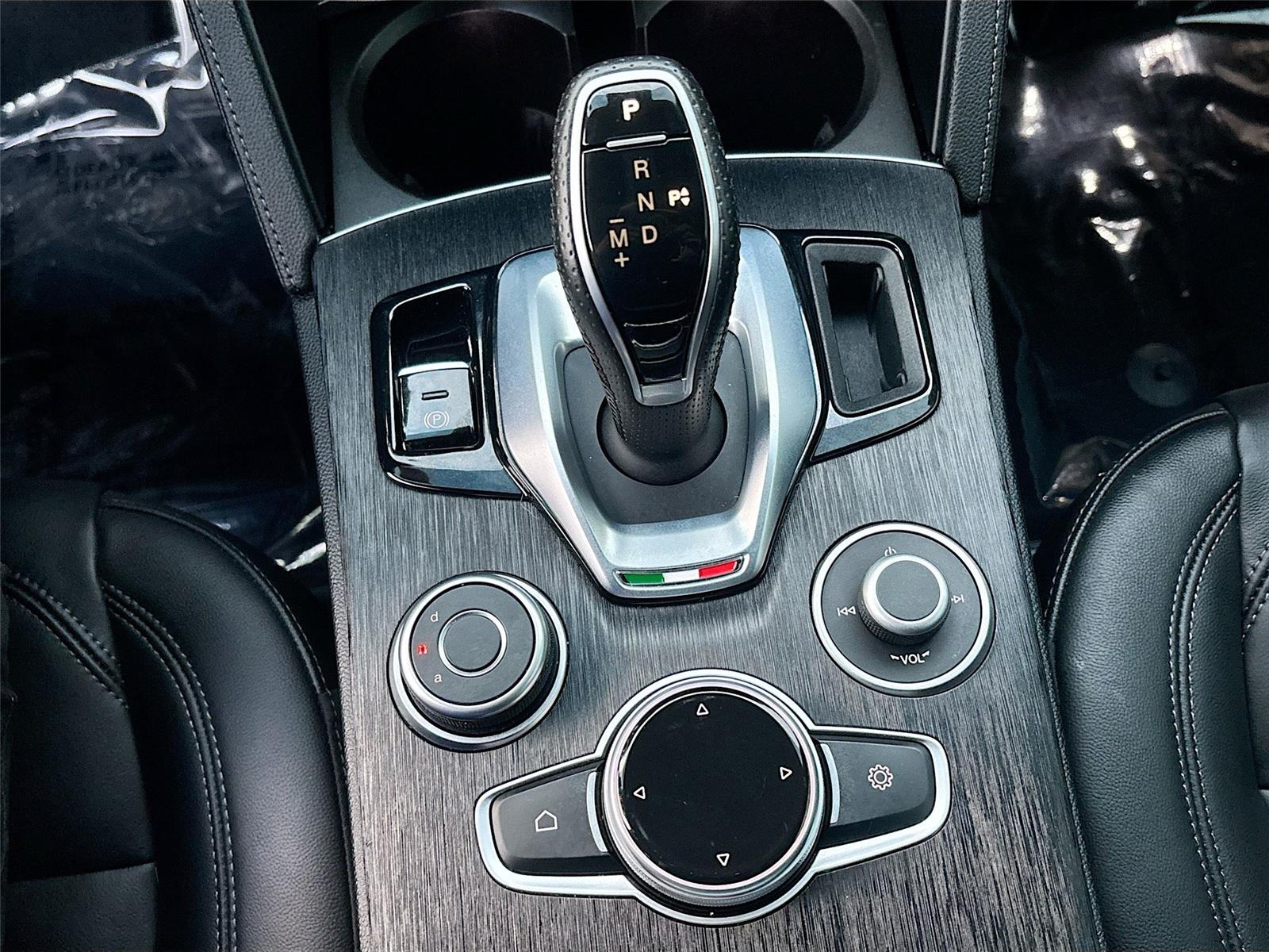 2023 Alfa Romeo Stelvio Sprint