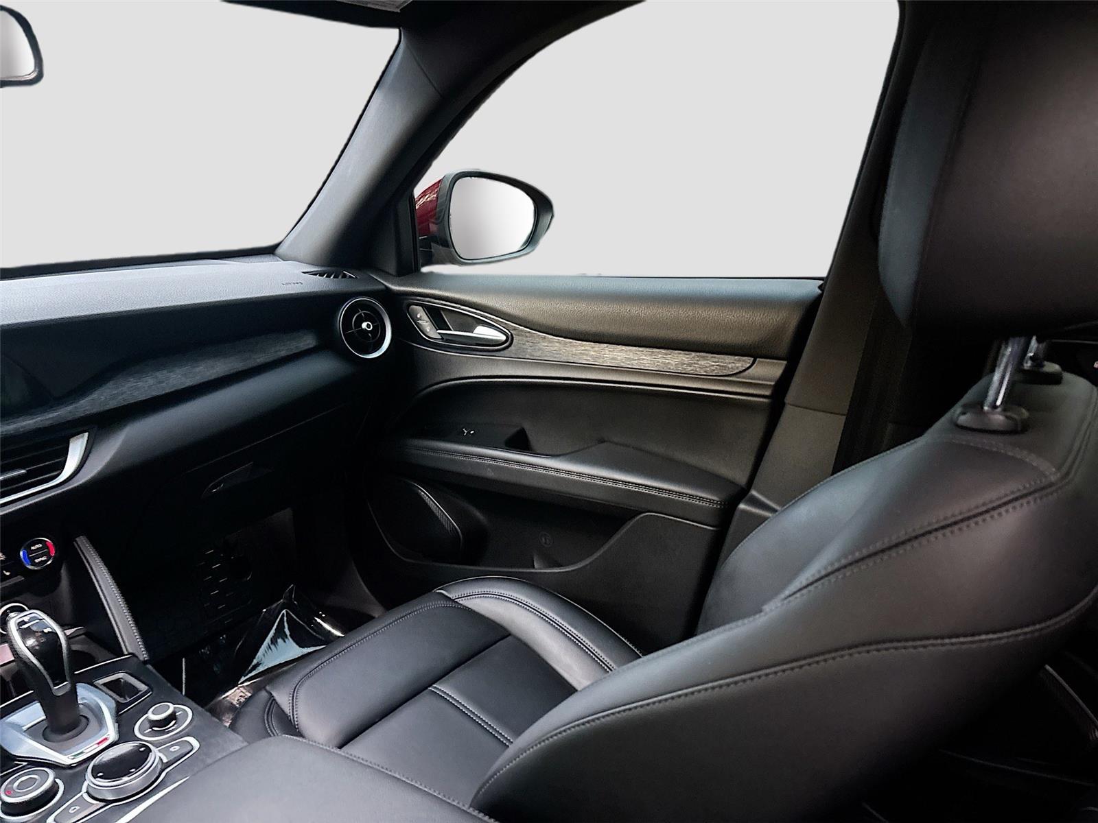 2023 Alfa Romeo Stelvio Sprint