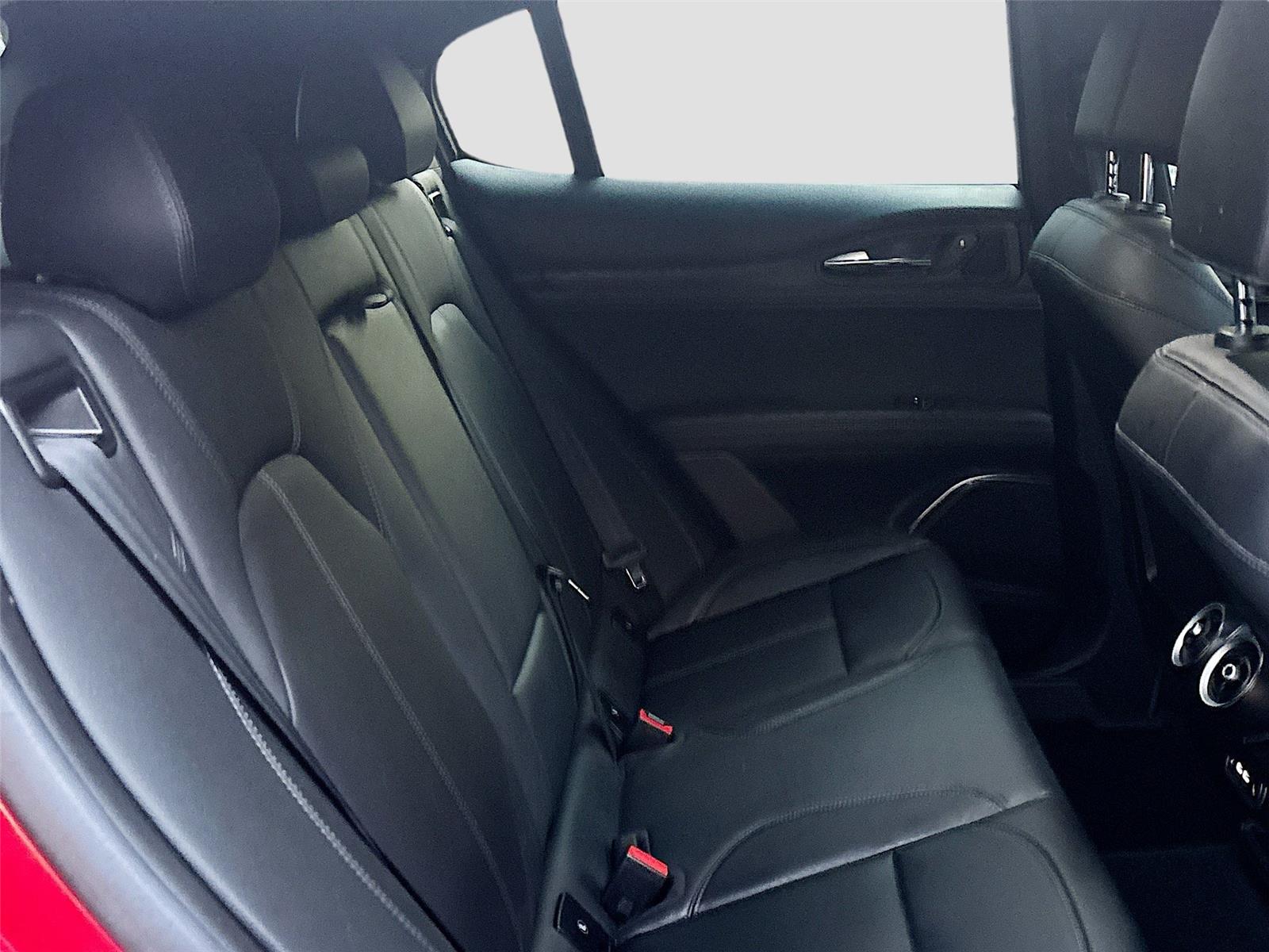 2023 Alfa Romeo Stelvio Sprint