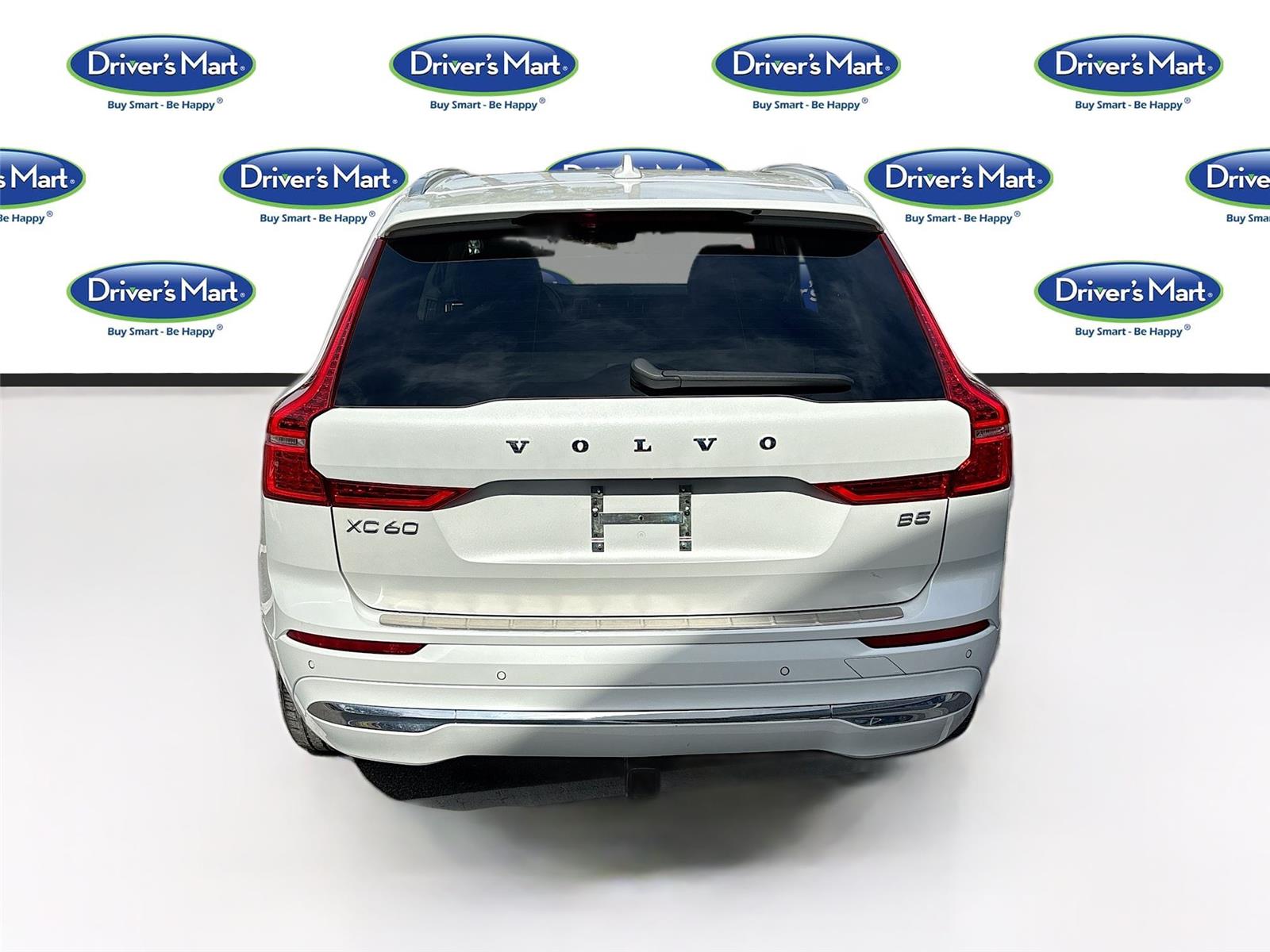 2023 Volvo XC60 Plus Bright Theme