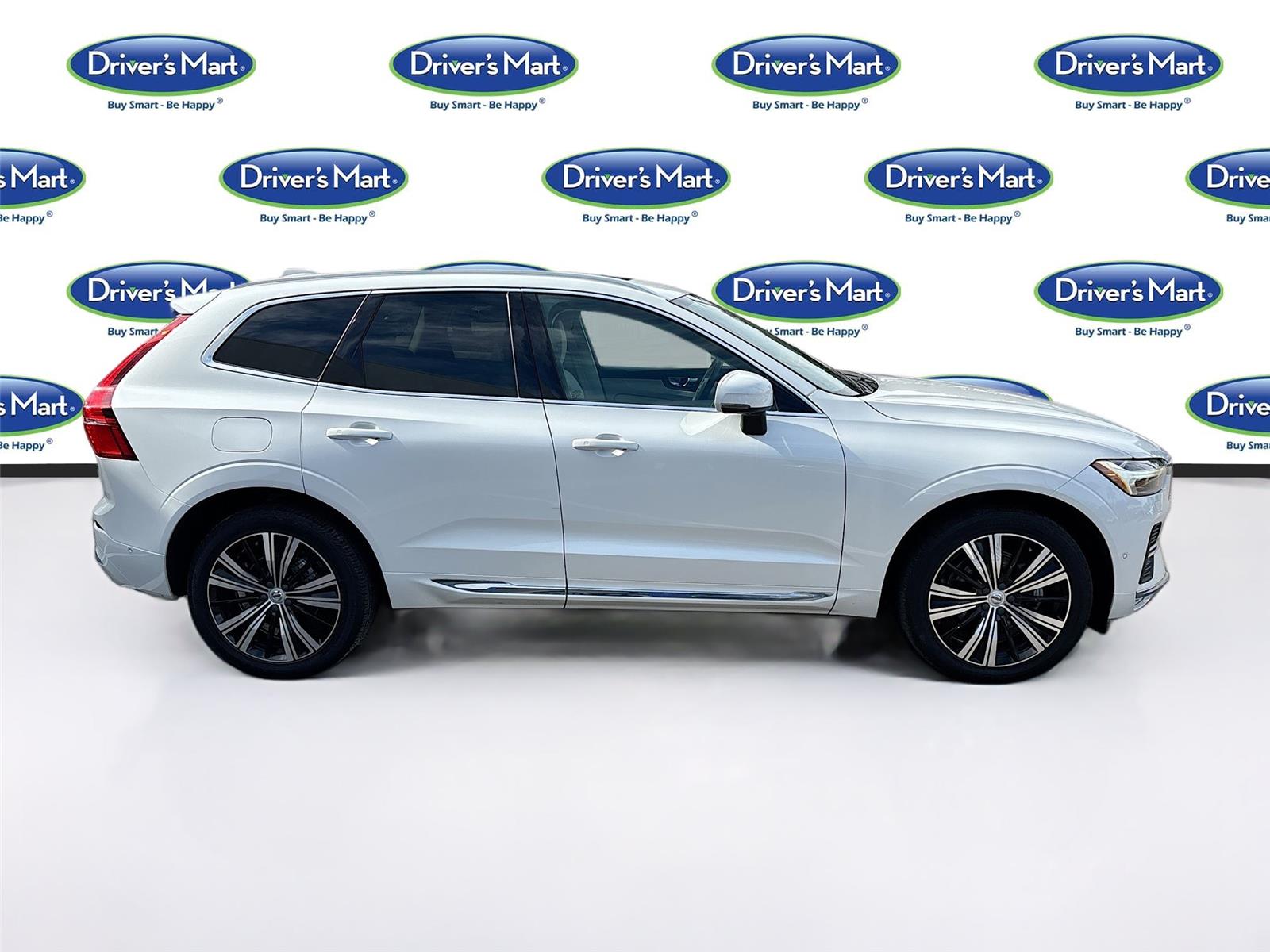 2023 Volvo XC60 Plus Bright Theme