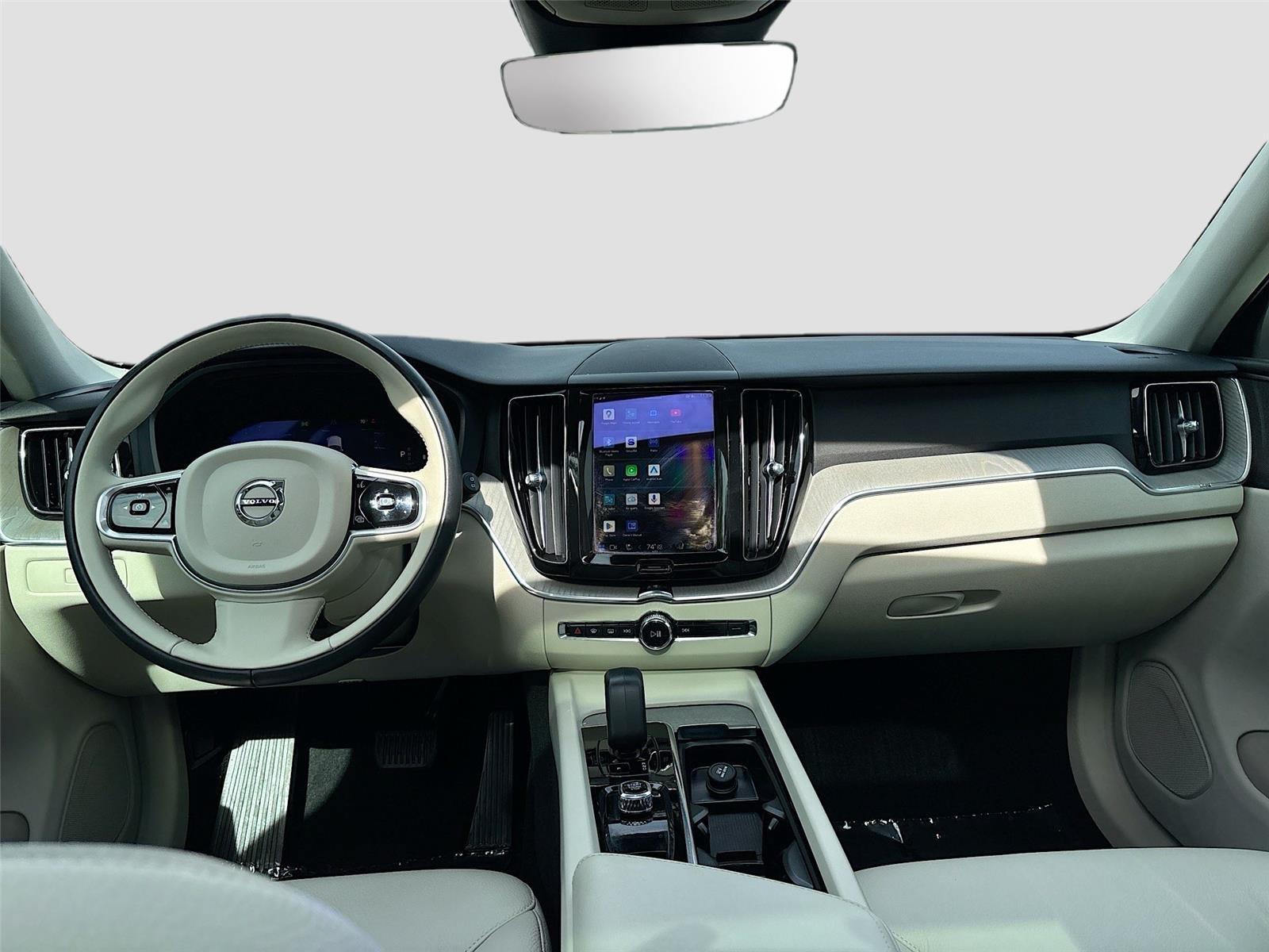 2023 Volvo XC60 Plus Bright Theme