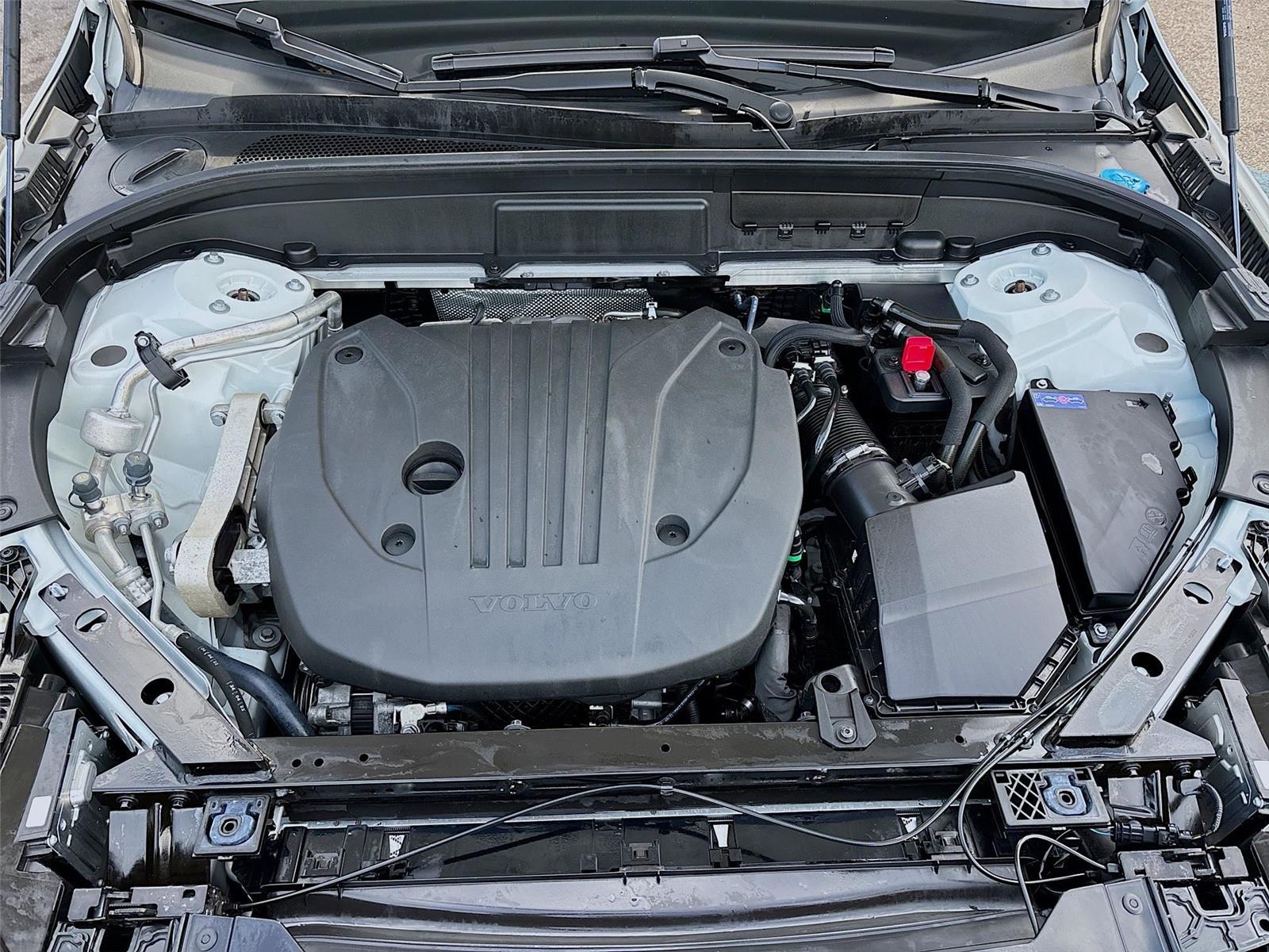 2023 Volvo XC60 Plus Bright Theme