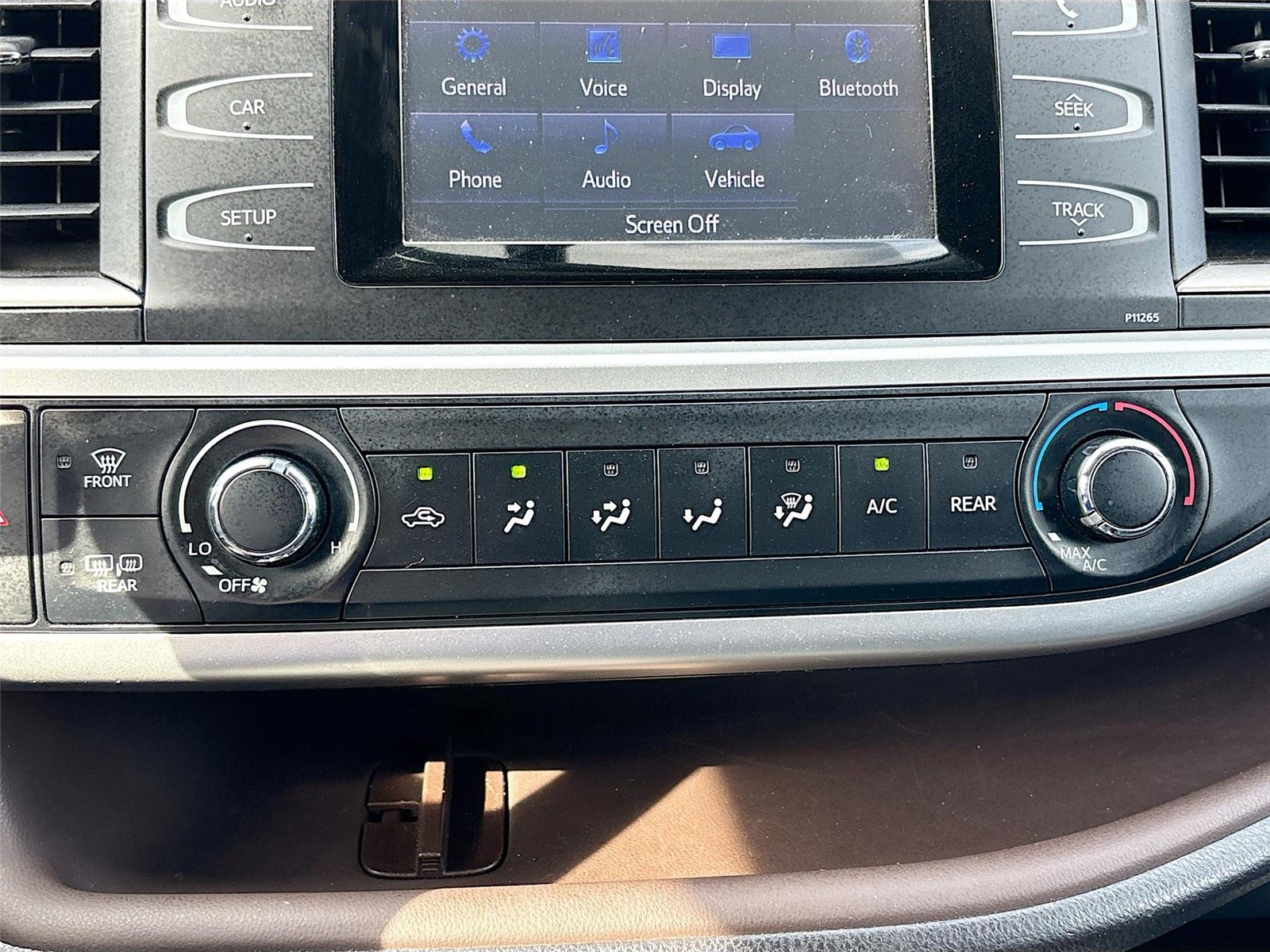 2016 Toyota Highlander LE