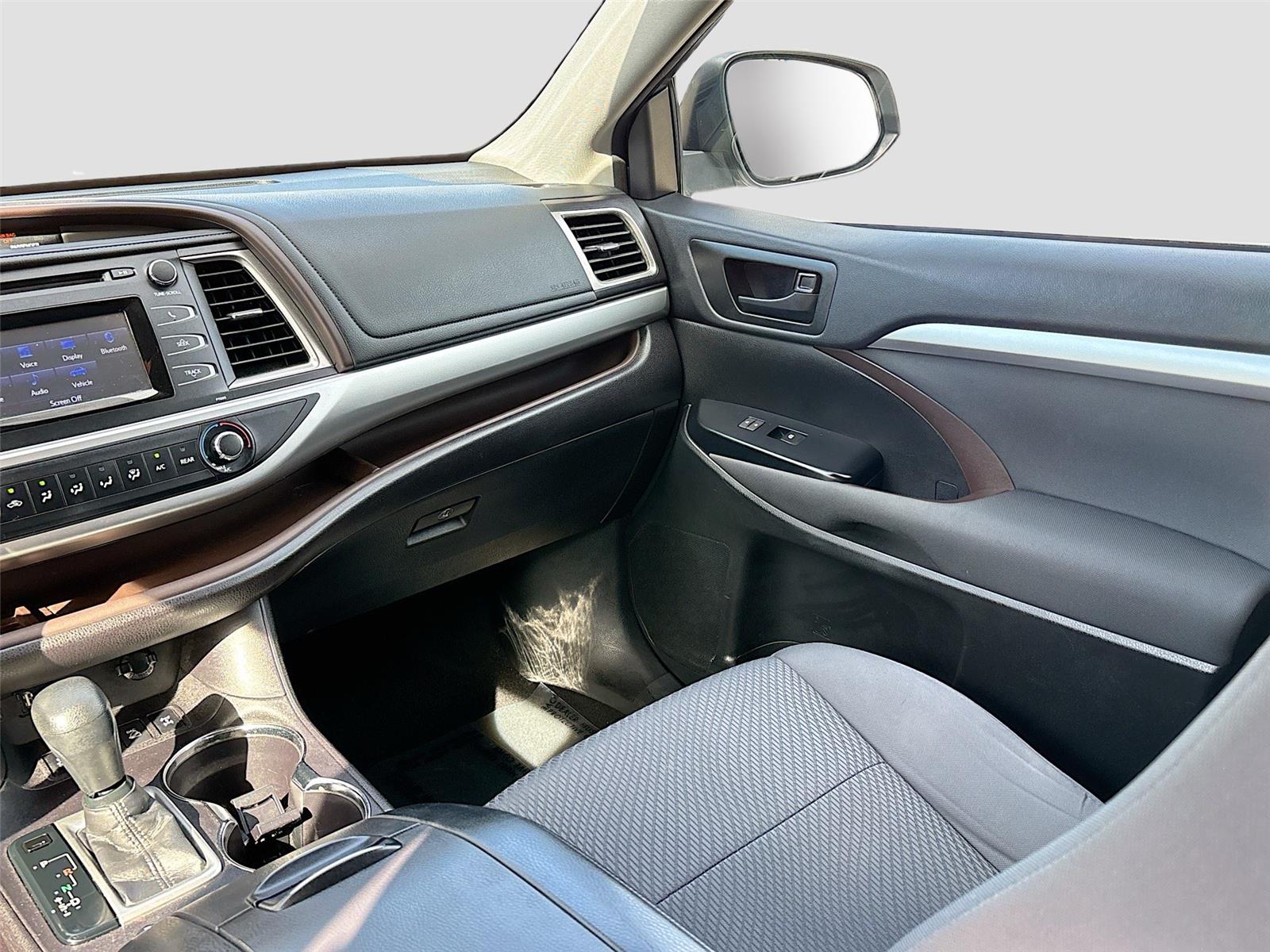 2016 Toyota Highlander LE