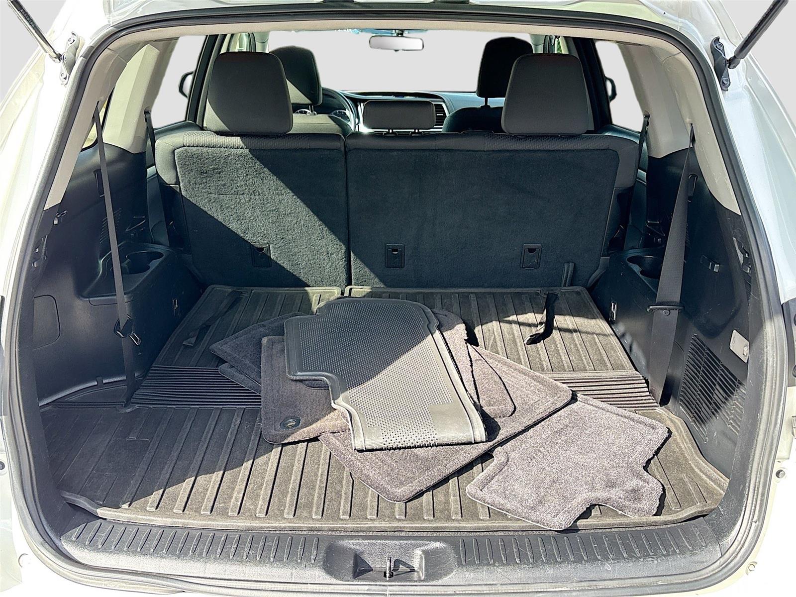 2016 Toyota Highlander LE