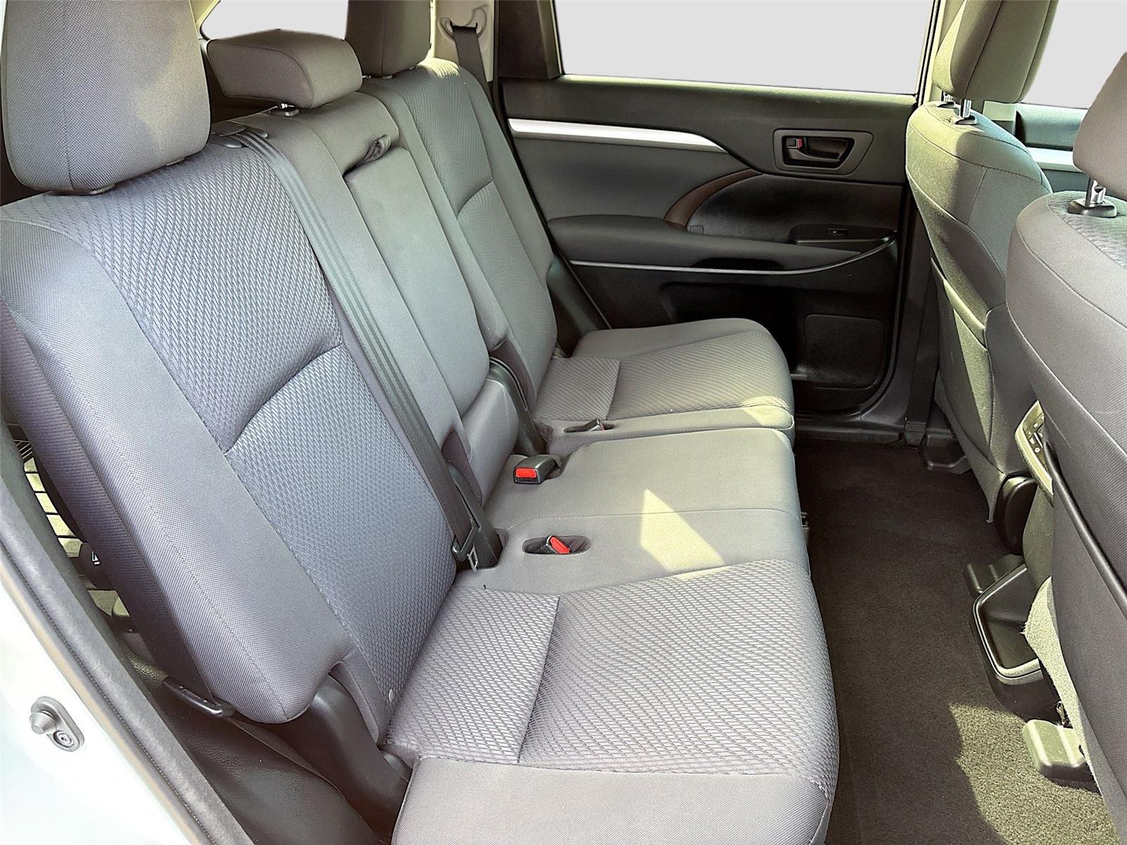 2016 Toyota Highlander LE