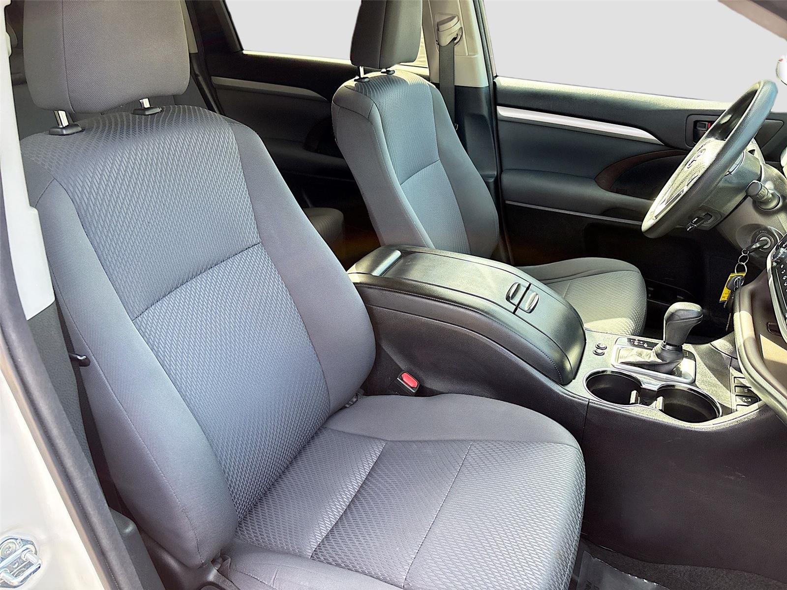 2016 Toyota Highlander LE