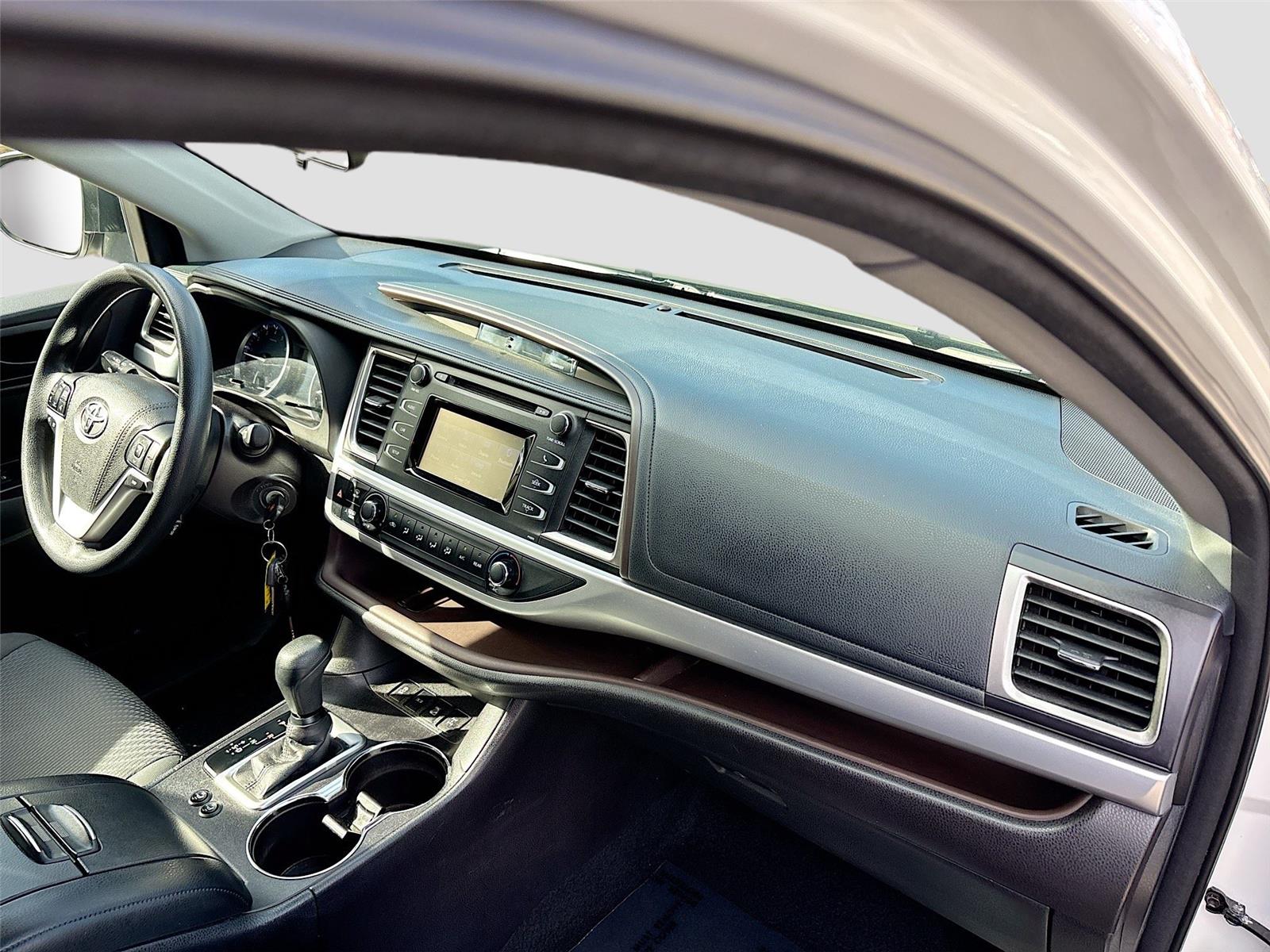 2016 Toyota Highlander LE