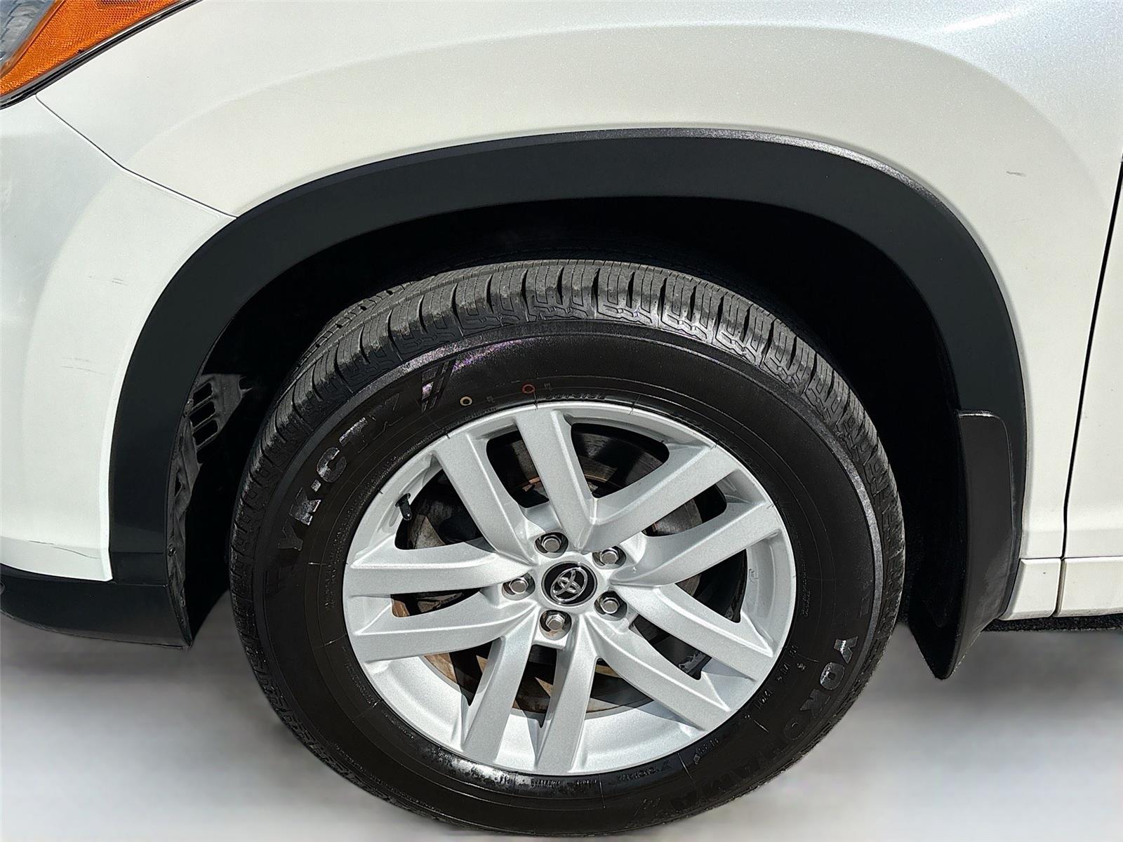 2016 Toyota Highlander LE