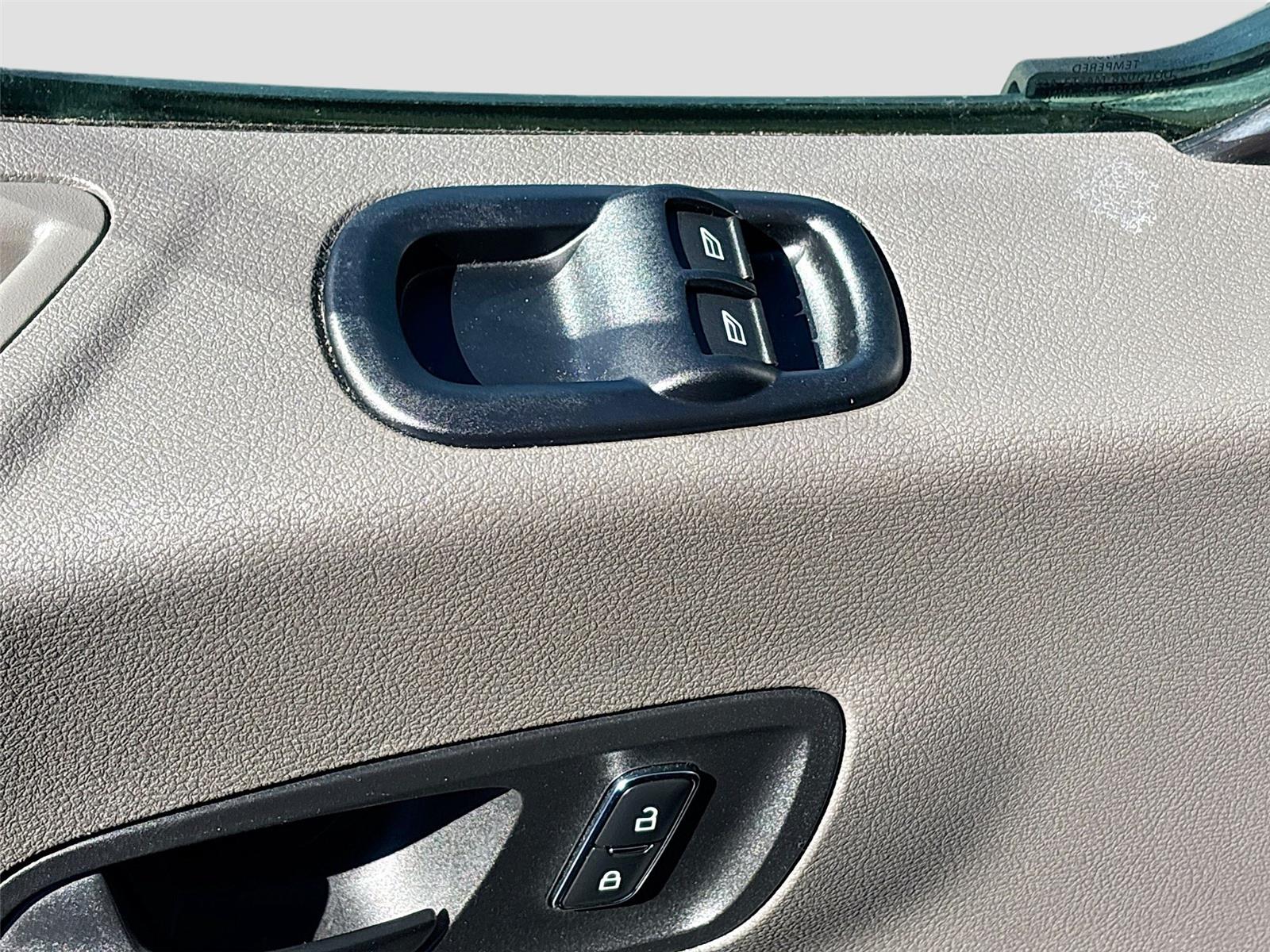 2023 Ford Transit Passenger Wagon XLT