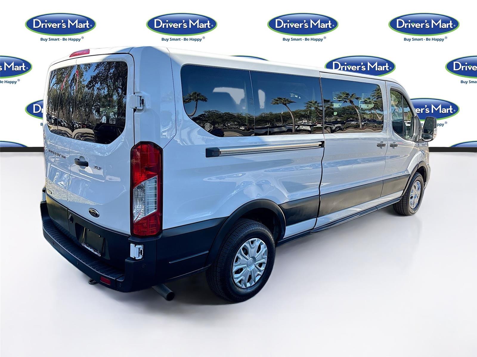 2023 Ford Transit Passenger Wagon XLT