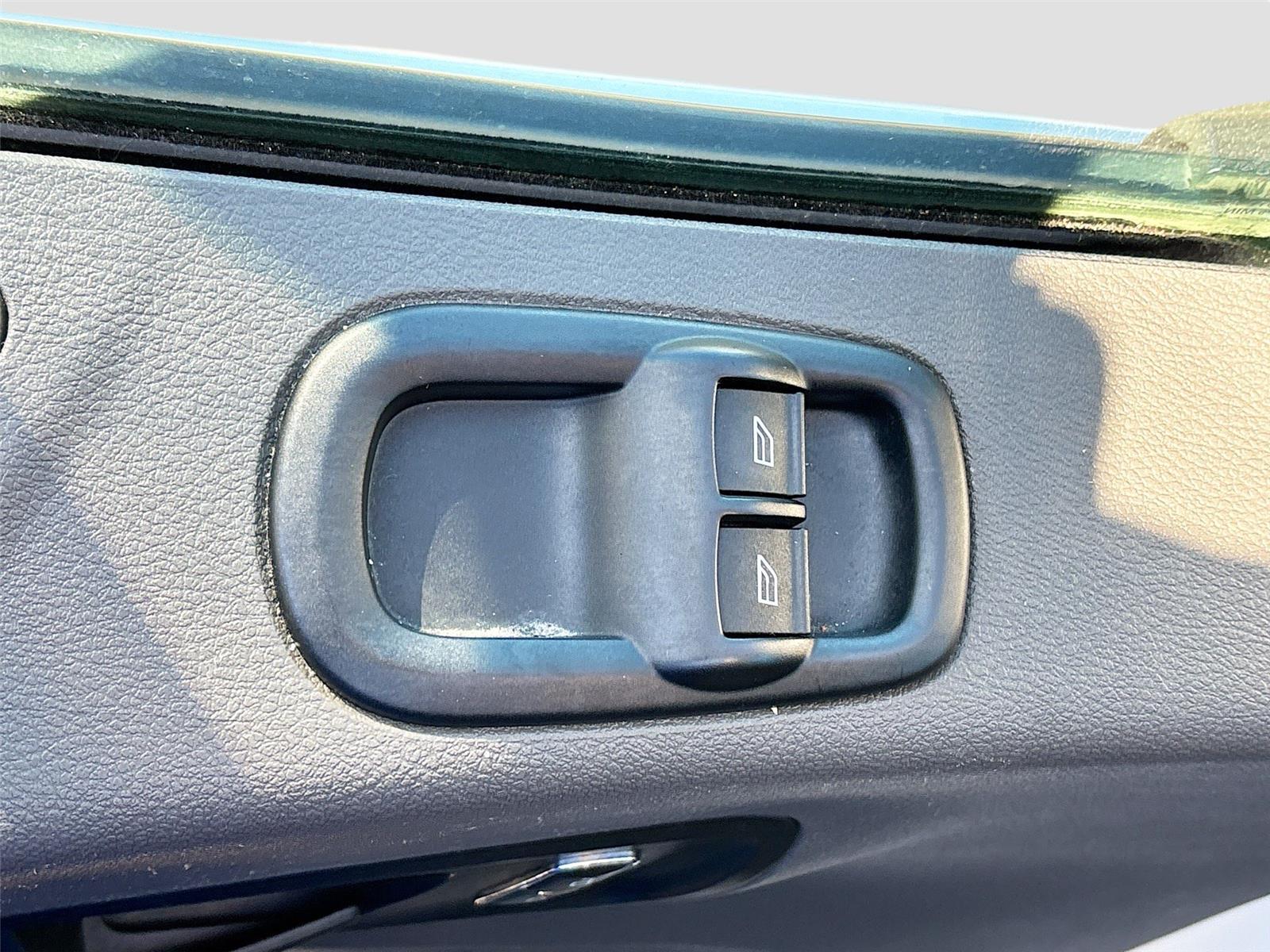 2023 Ford Transit Passenger Wagon XLT