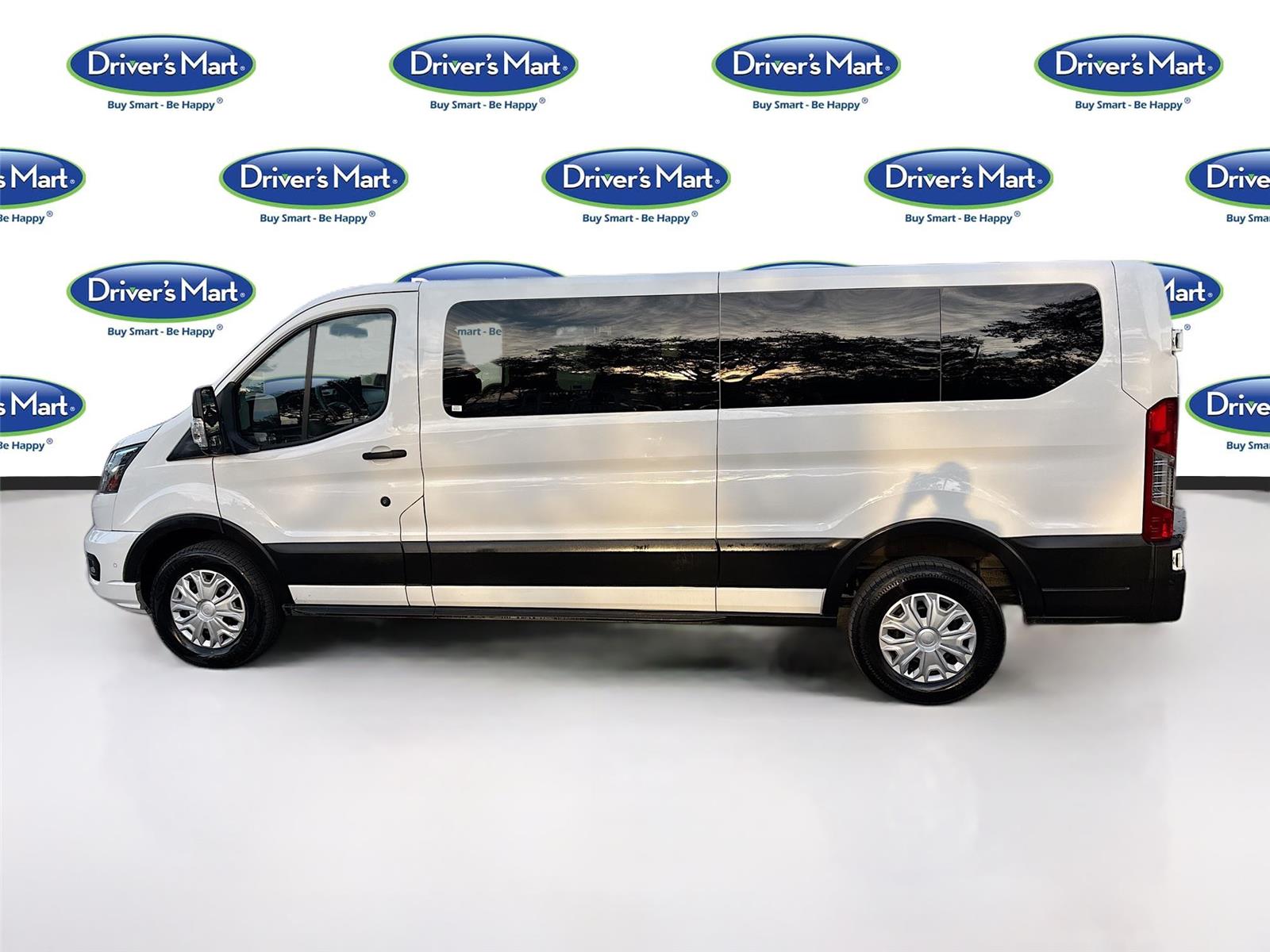 2023 Ford Transit Passenger Wagon XLT