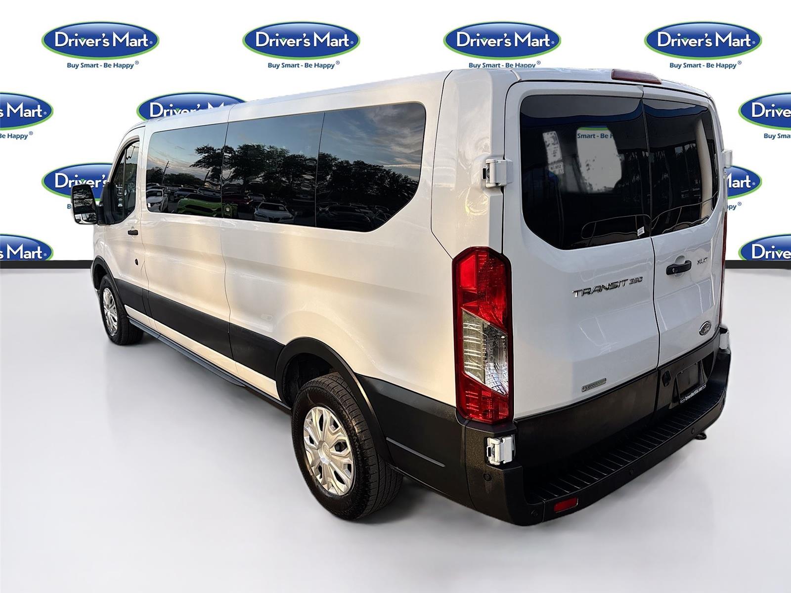2023 Ford Transit Passenger Wagon XLT