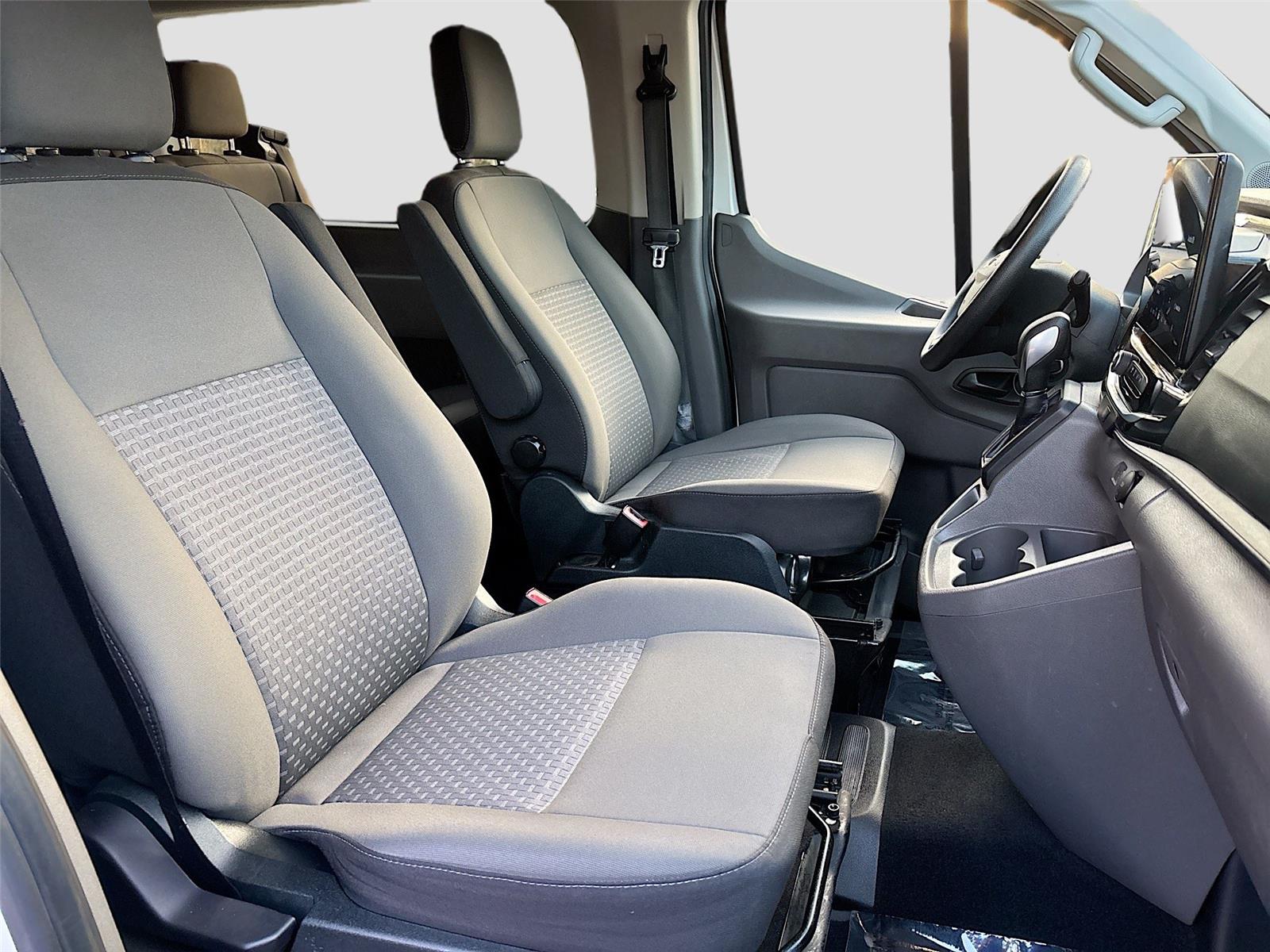 2023 Ford Transit Passenger Wagon XLT