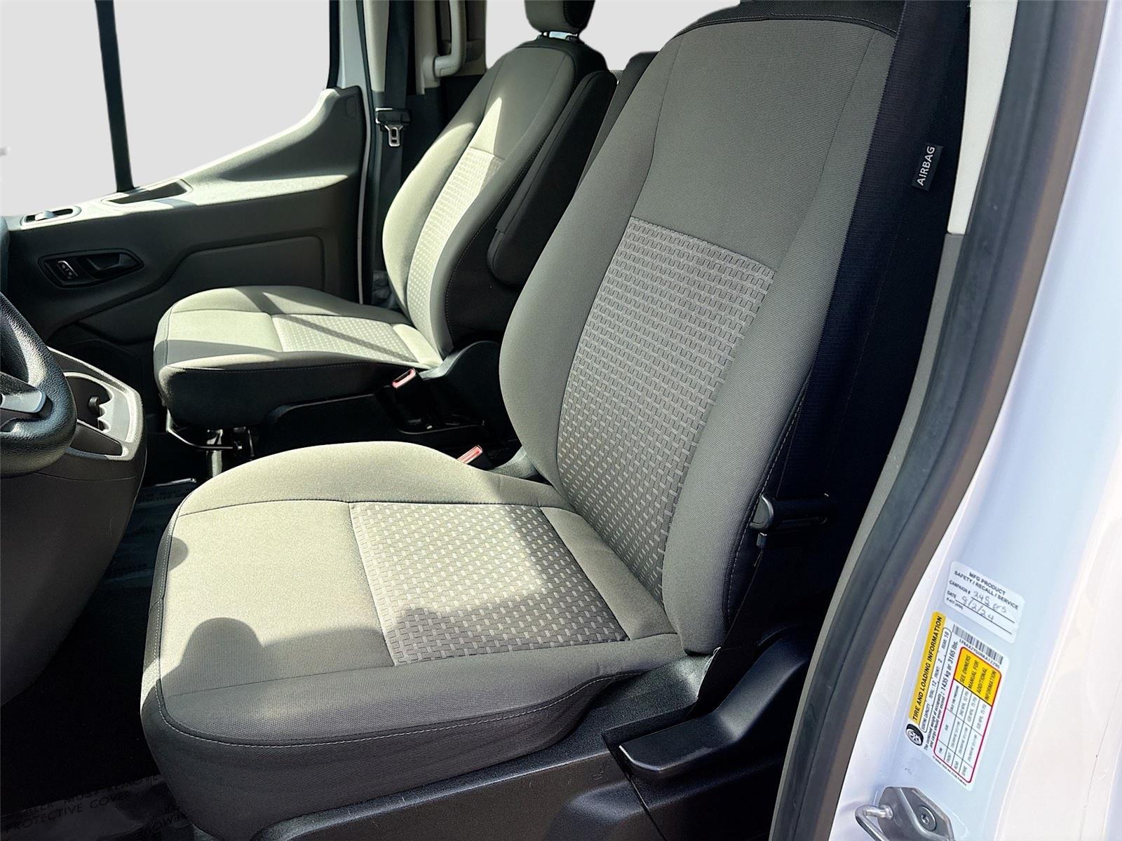 2024 Ford Transit Passenger Wagon XLT