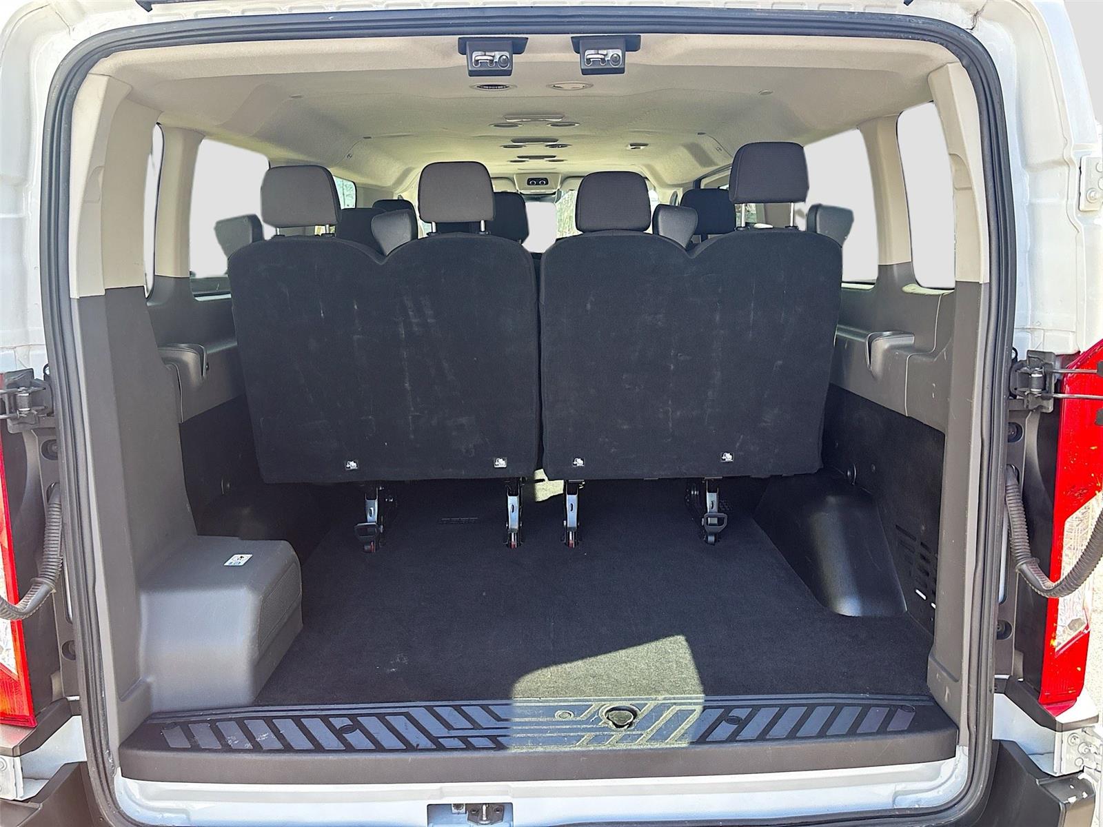 2024 Ford Transit Passenger Wagon XLT