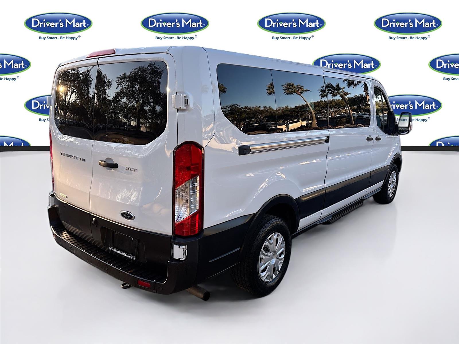 2023 Ford Transit Passenger Wagon XLT