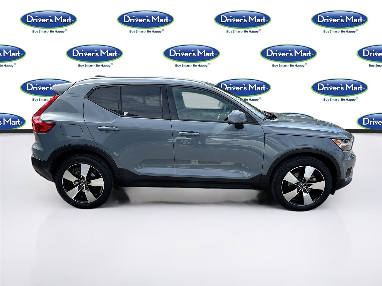 2020 Volvo XC40 Momentum
