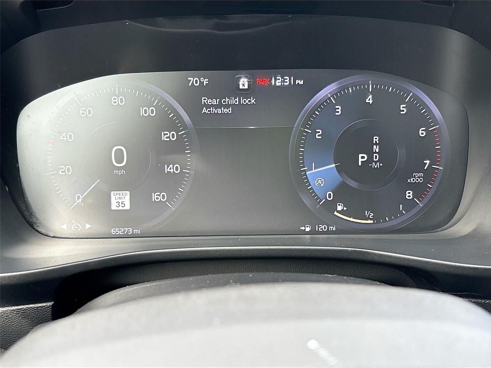 2020 Volvo XC40 Momentum