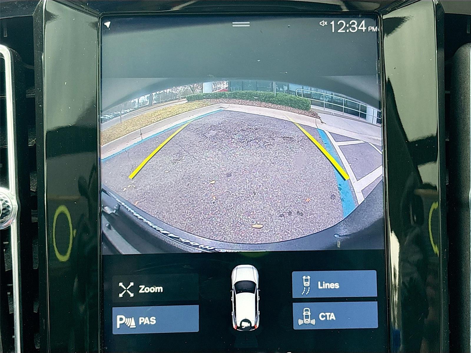 2020 Volvo XC40 Momentum