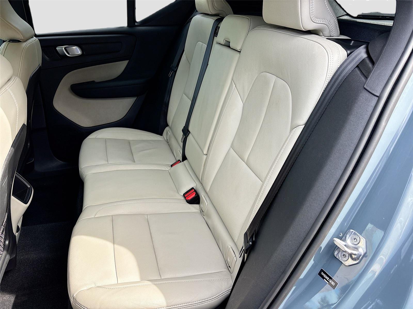 2020 Volvo XC40 Momentum