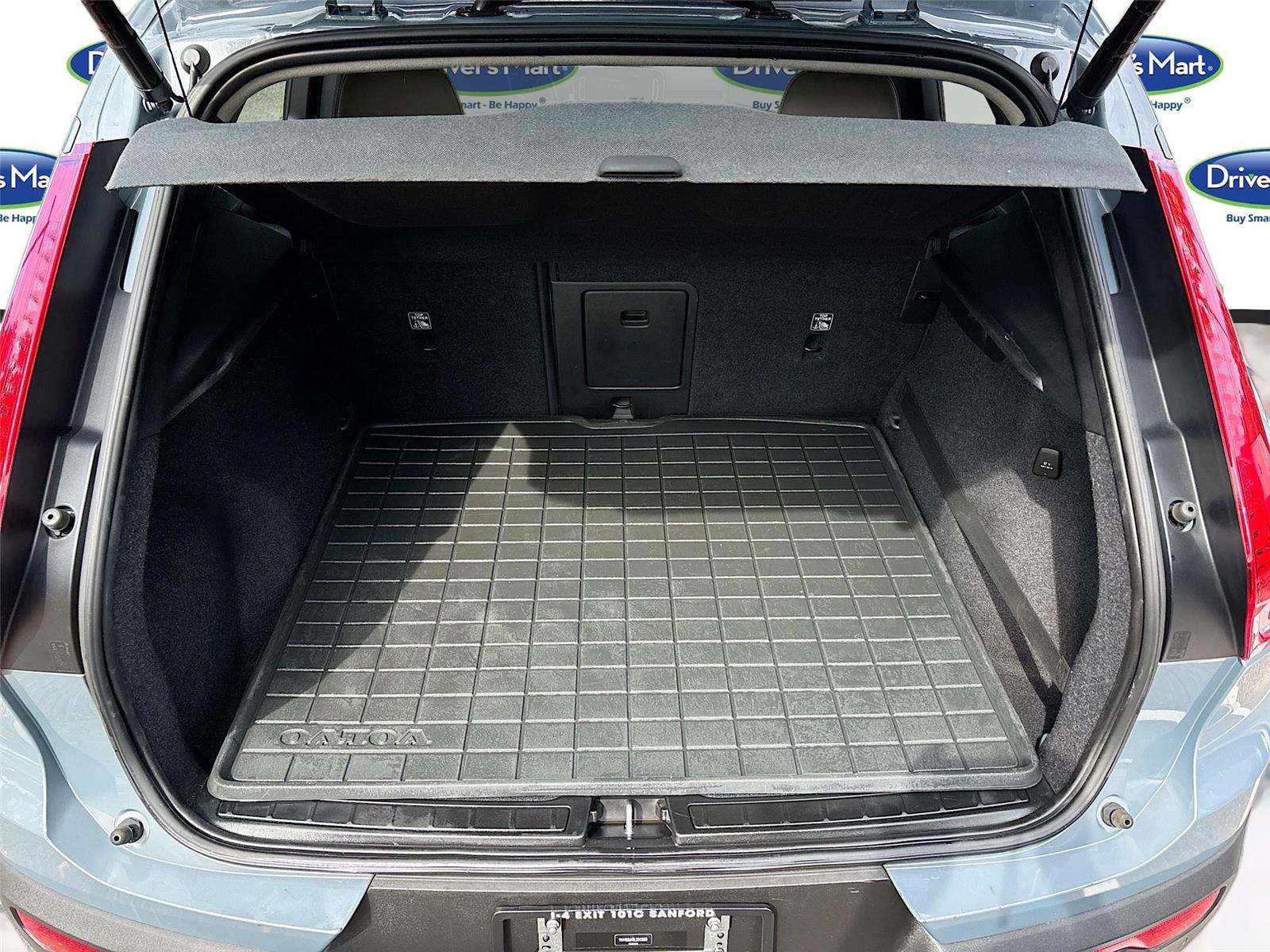 2020 Volvo XC40 Momentum