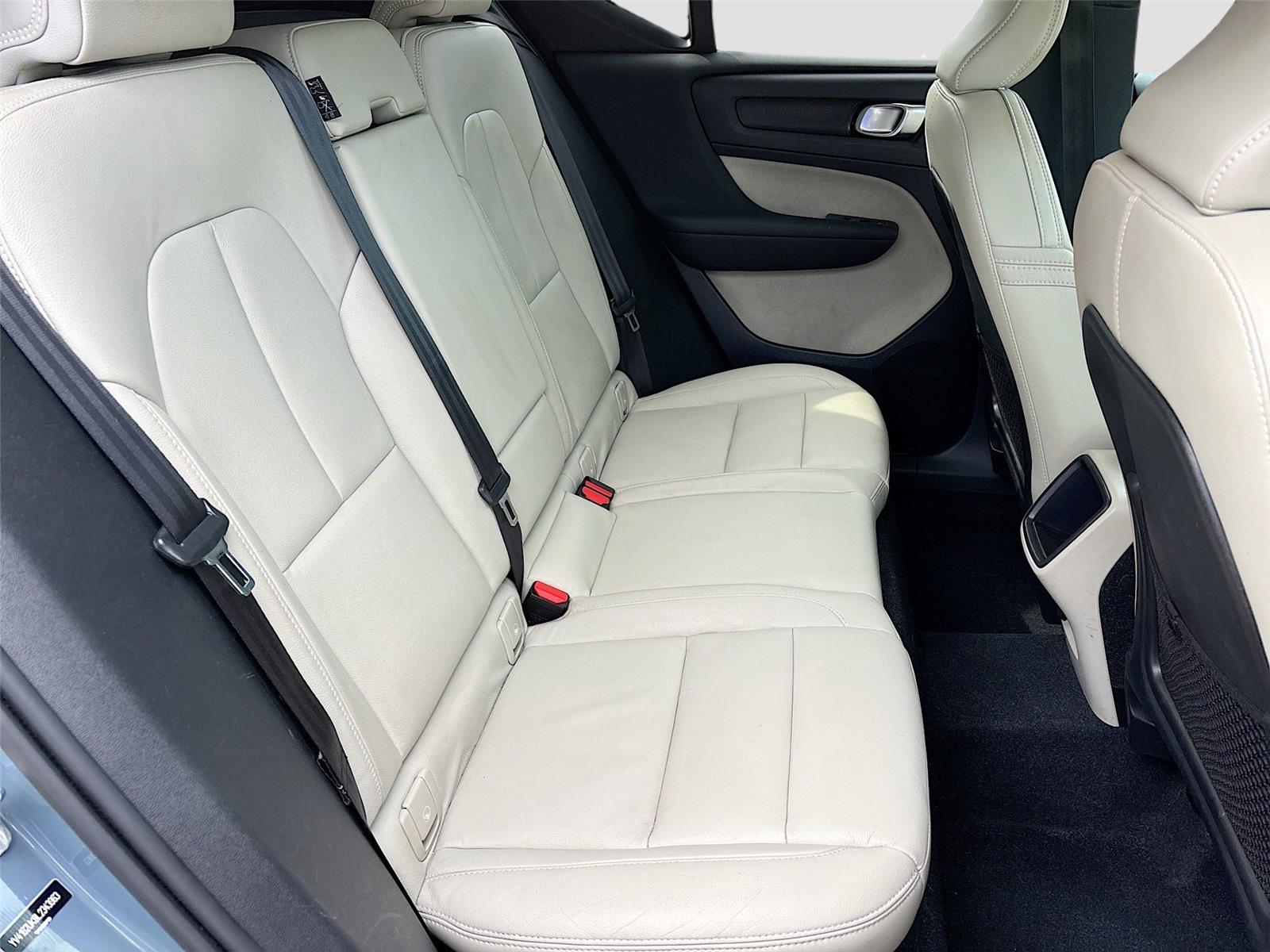 2020 Volvo XC40 Momentum