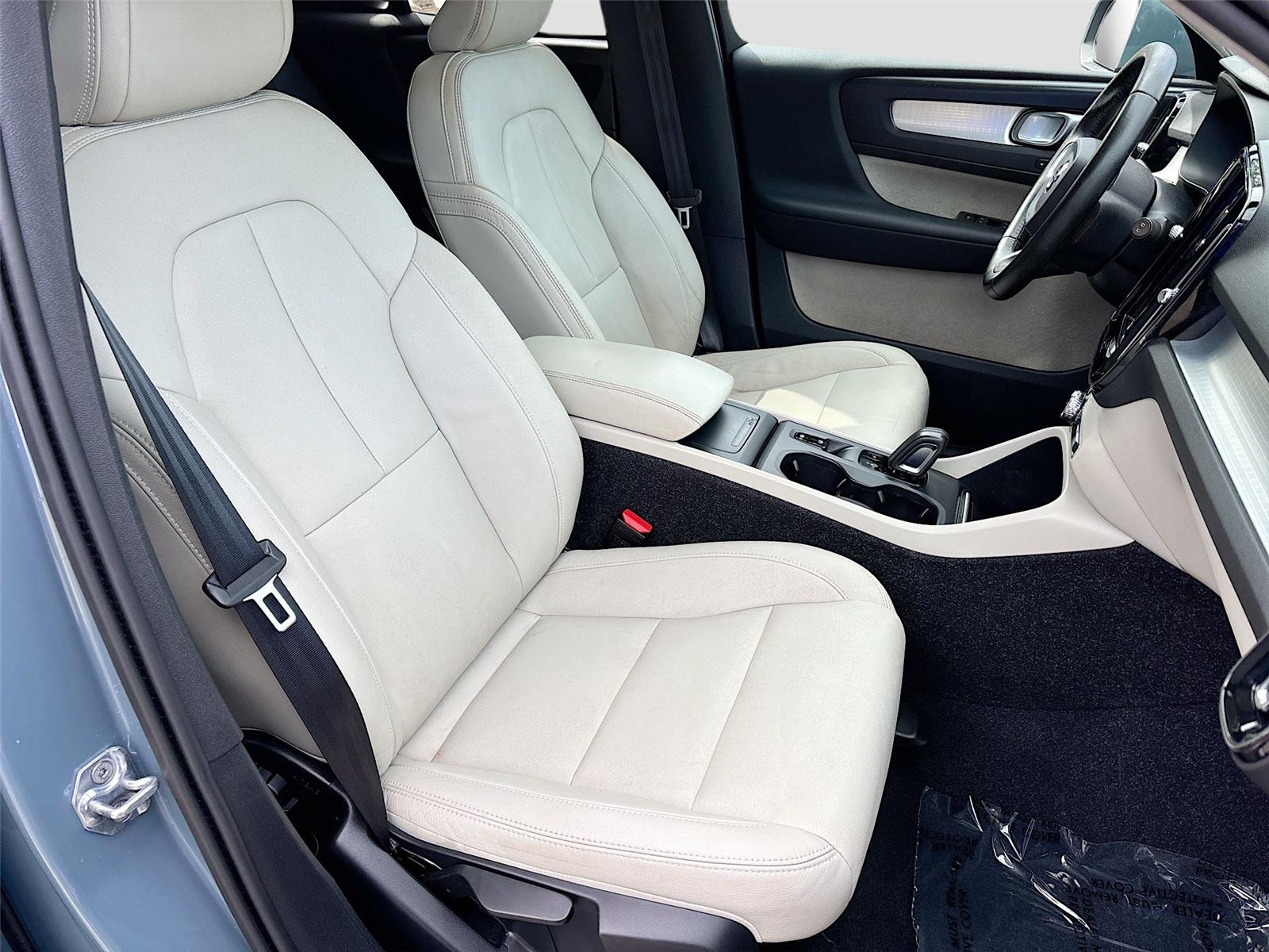 2020 Volvo XC40 Momentum