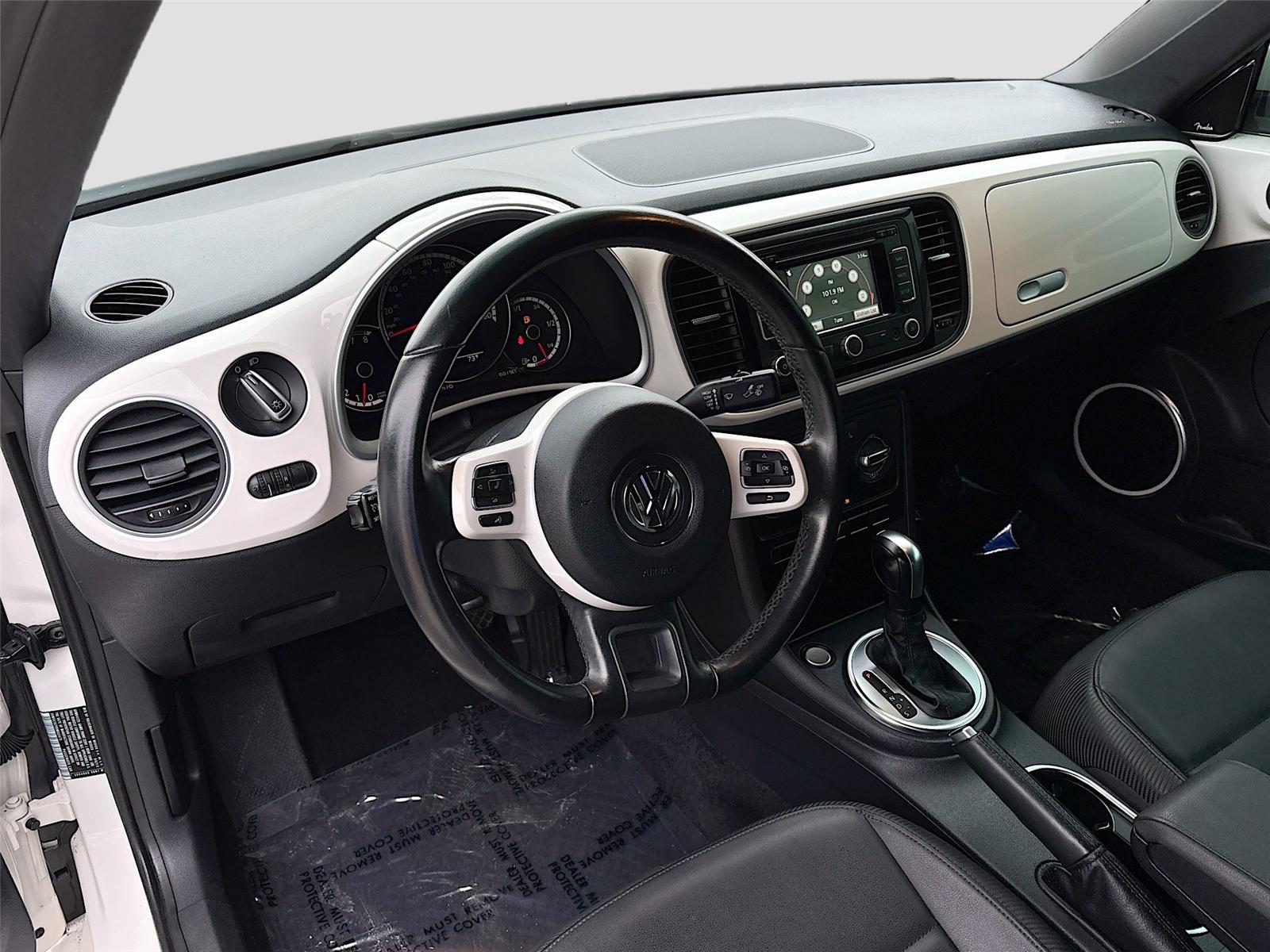 2013 Volkswagen Beetle Convertible 2.5L w/Sound/Nav