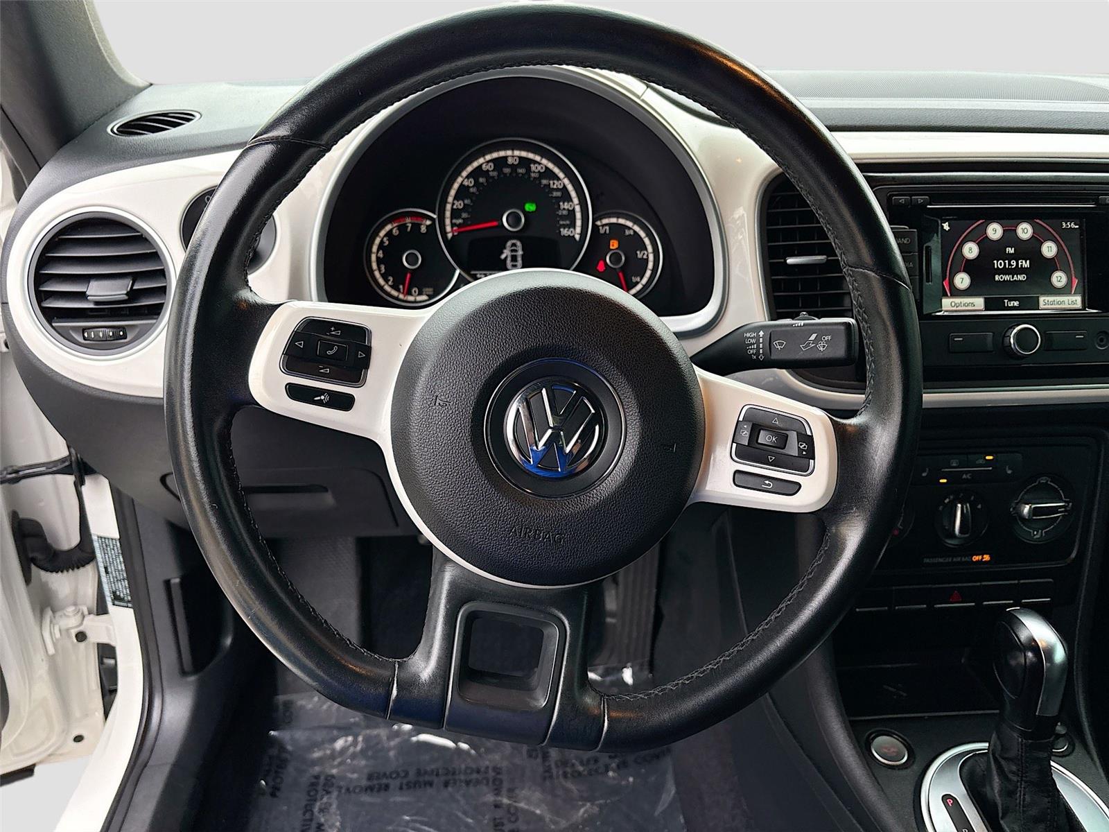 2013 Volkswagen Beetle Convertible 2.5L w/Sound/Nav