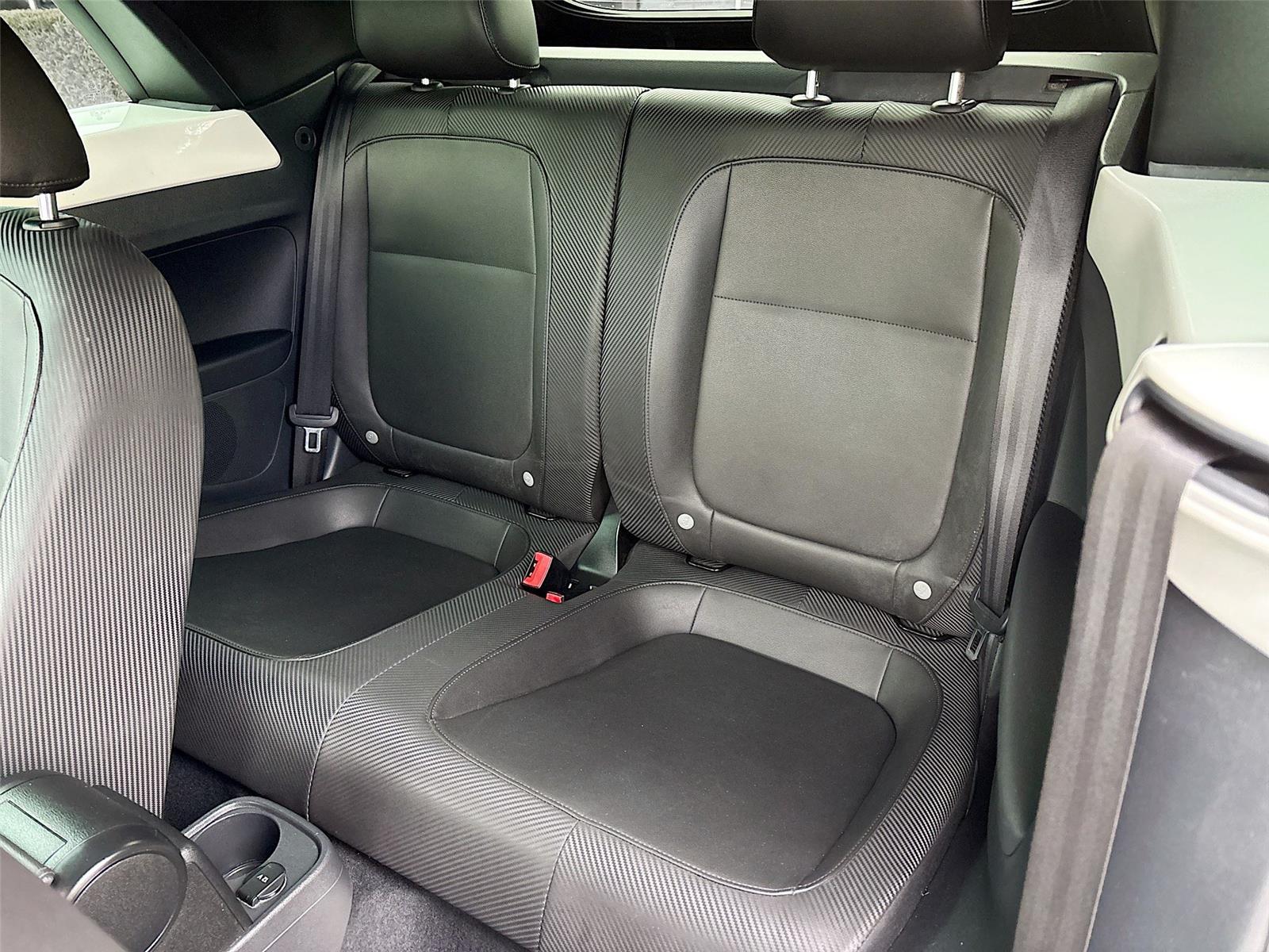 2013 Volkswagen Beetle Convertible 2.5L w/Sound/Nav